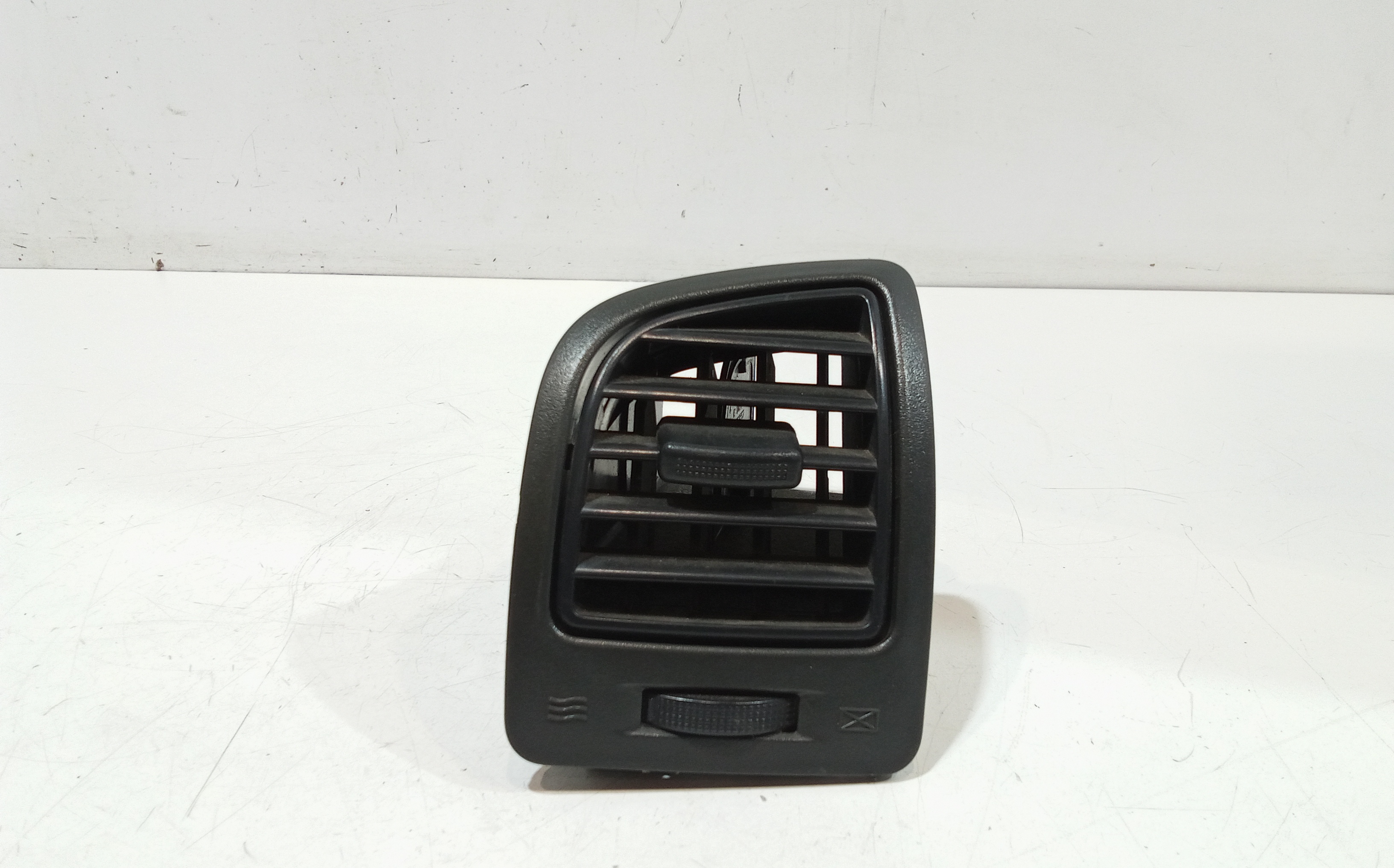 Condotto Aria Bocchette Lat. Cruscotto Sinistro Usato