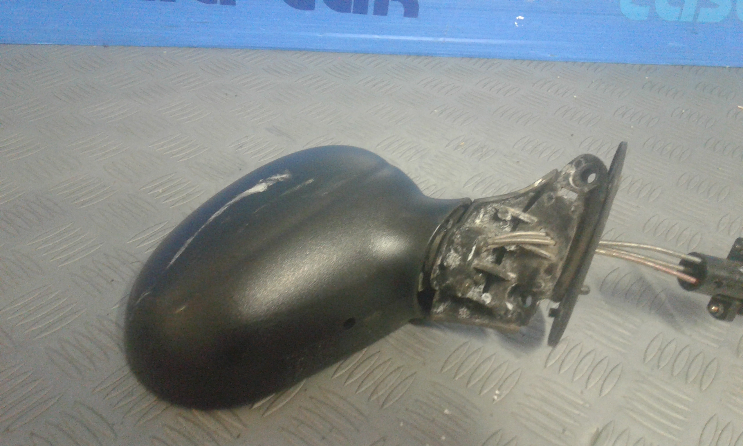 Retrovisore Est. Destro Usato