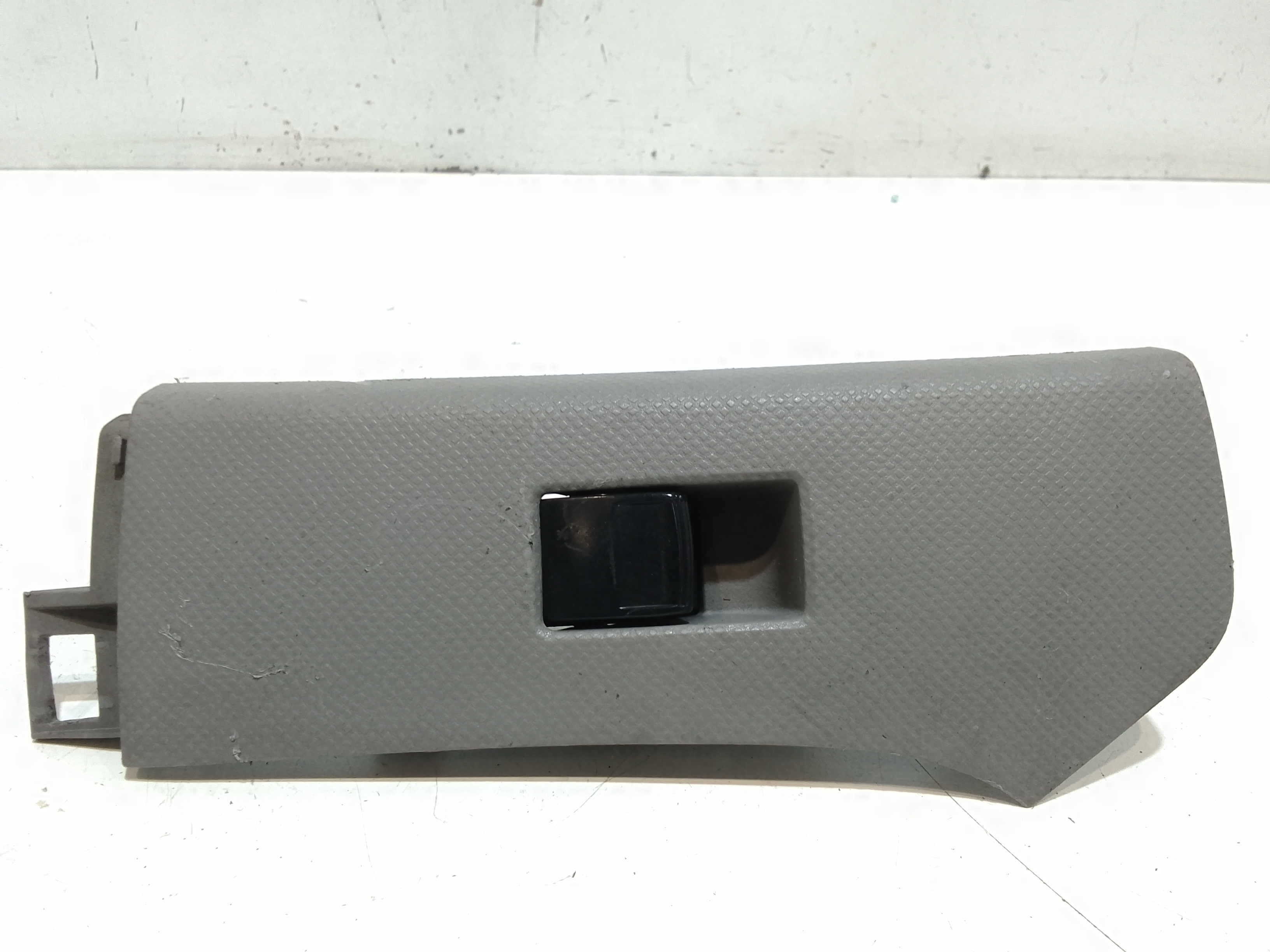 Interruttore Alzacristalli Porta Ant. Destro Usato