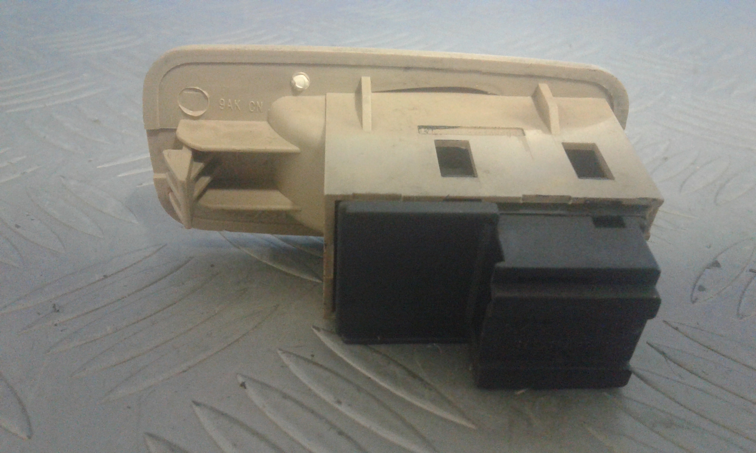 Interruttore Alzacristalli Porta Post. Sinistro 734030028 Usato