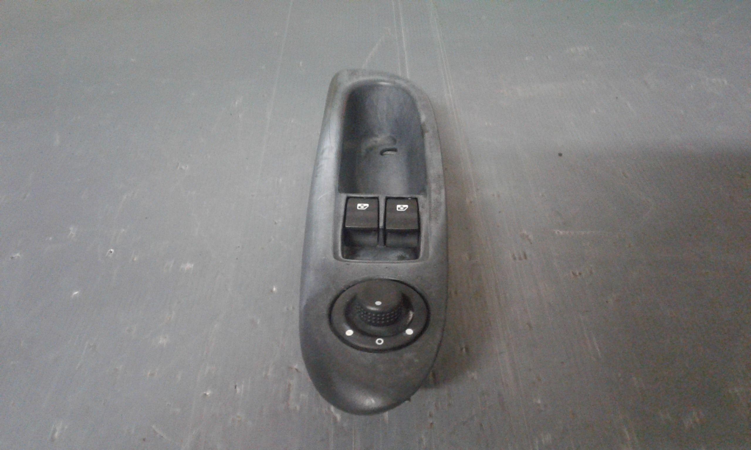 Interruttore Alzacristalli Porta Ant. Sinistro Usato