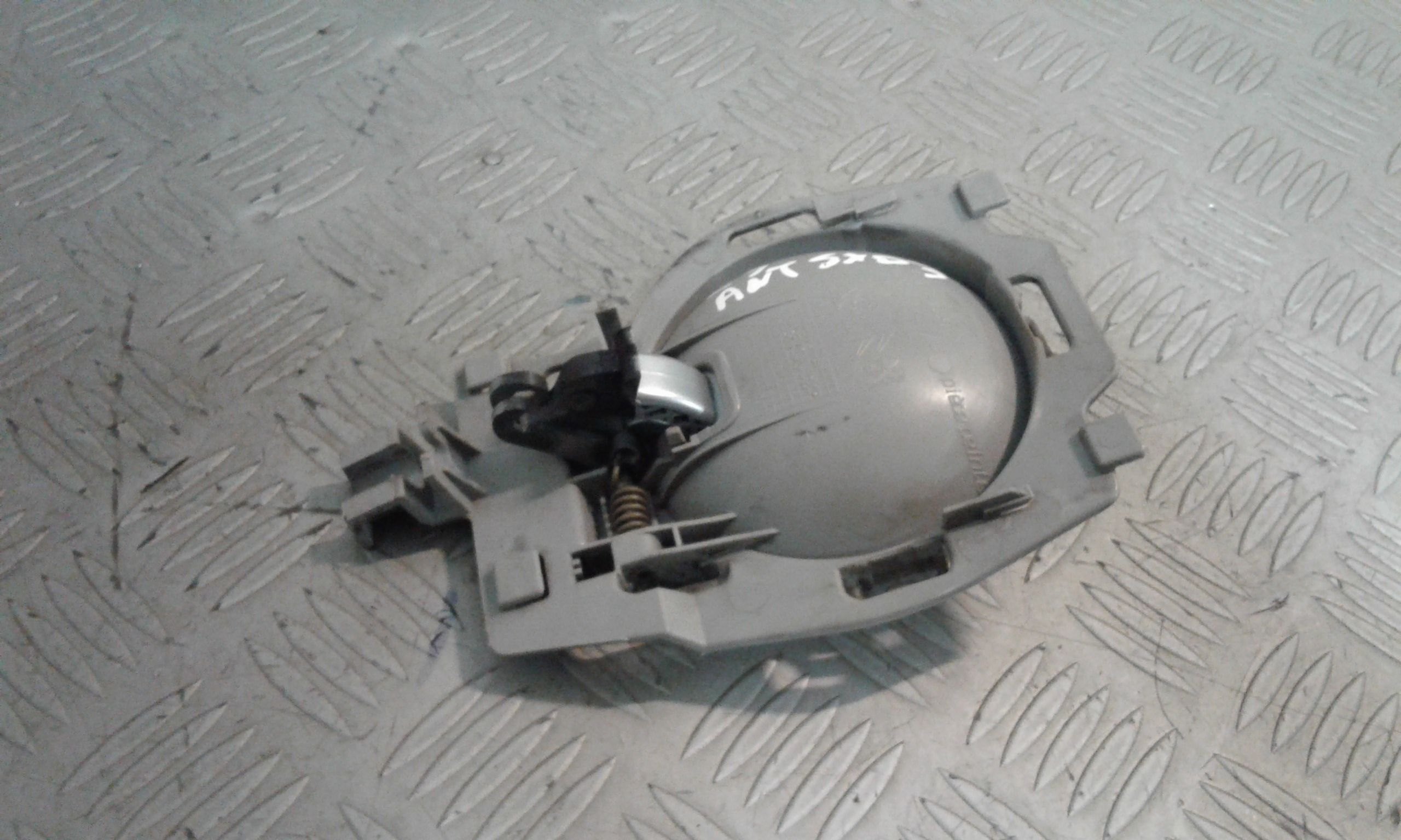 Maniglia Int. Apertura Porta Ant. Sinistro 9143F8 Usato