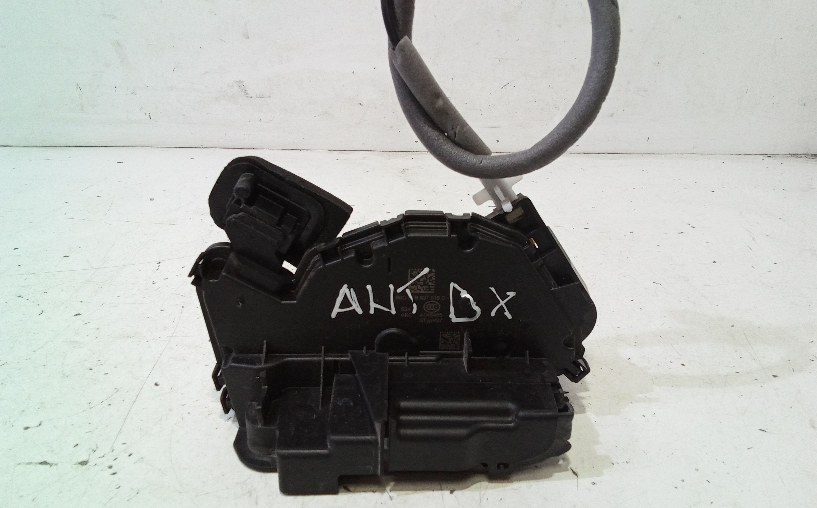 Serratura Porta Ant. Destro 5TB837016B Usato