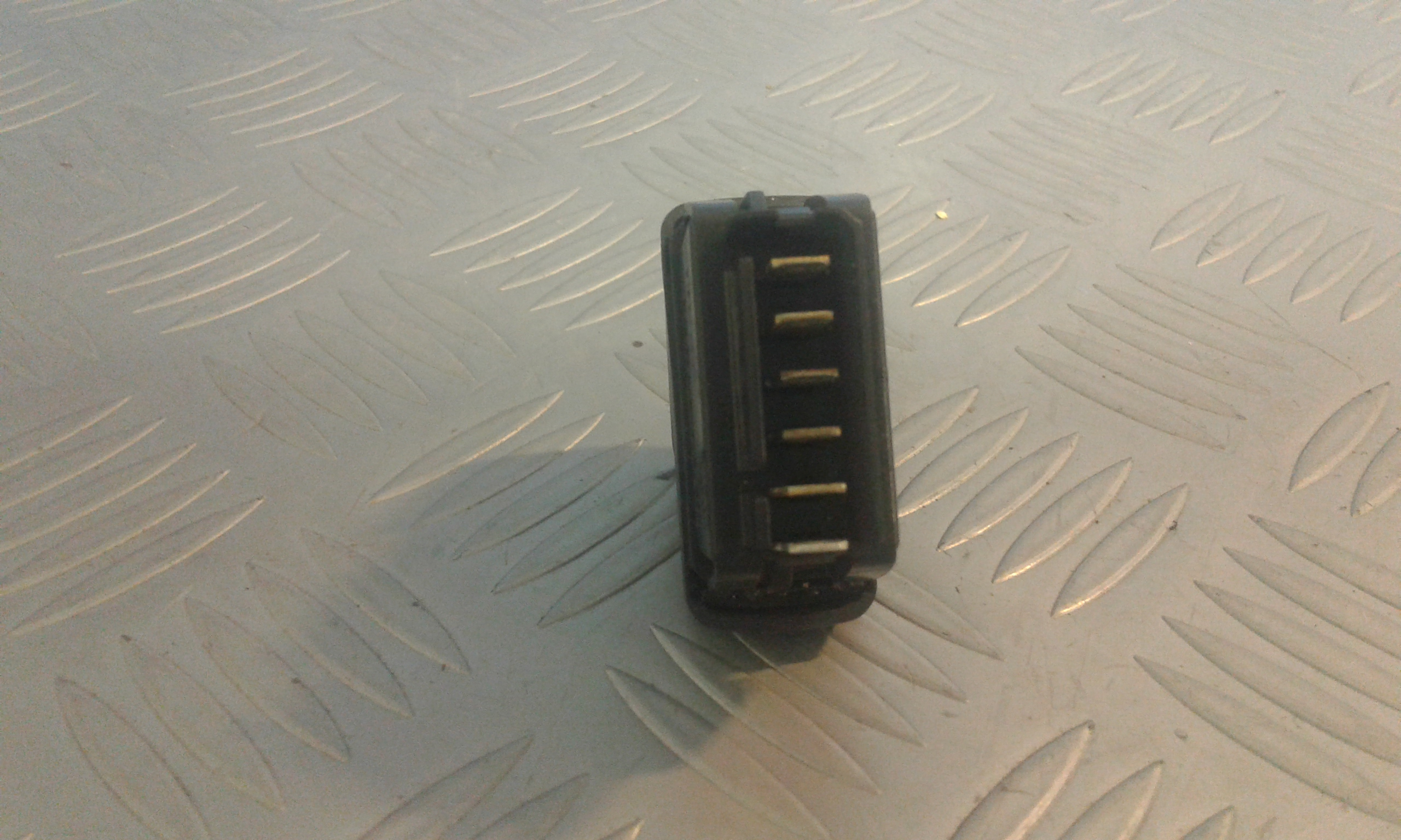 Interruttore Alzacristalli Porta Ant. Destro Usato