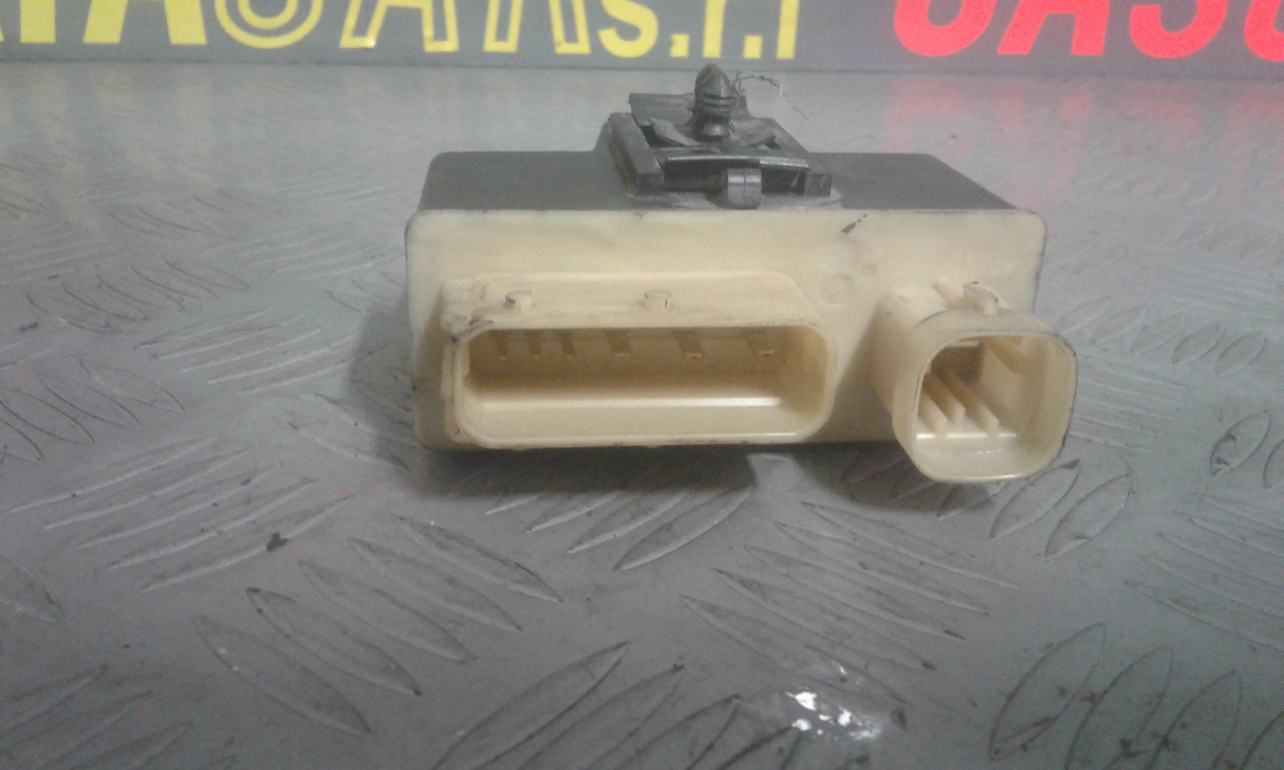 Relè Preriscaldamento Candelette Usato