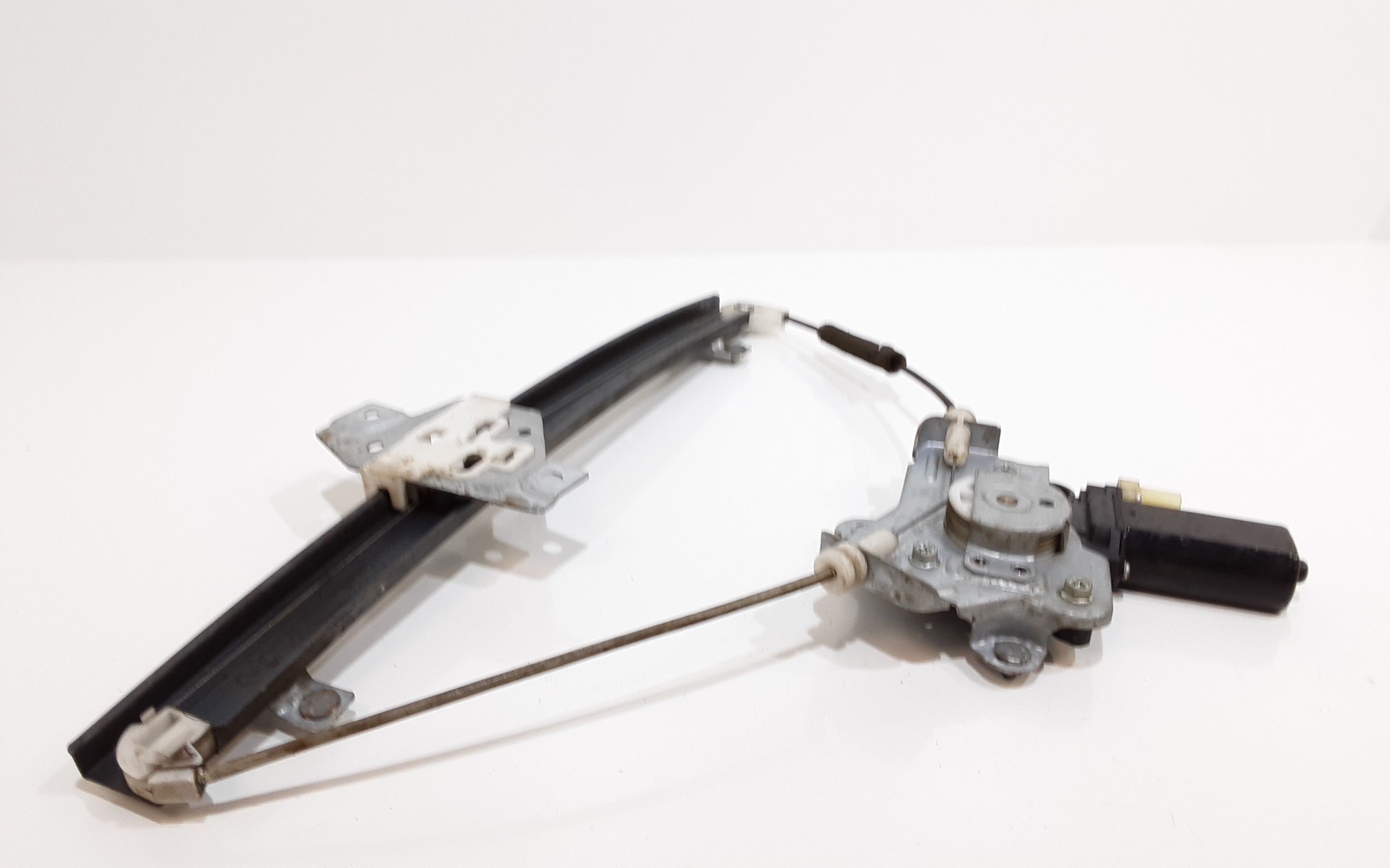 Alzacristallo Porta Ant. Destro 8240207000 Usato