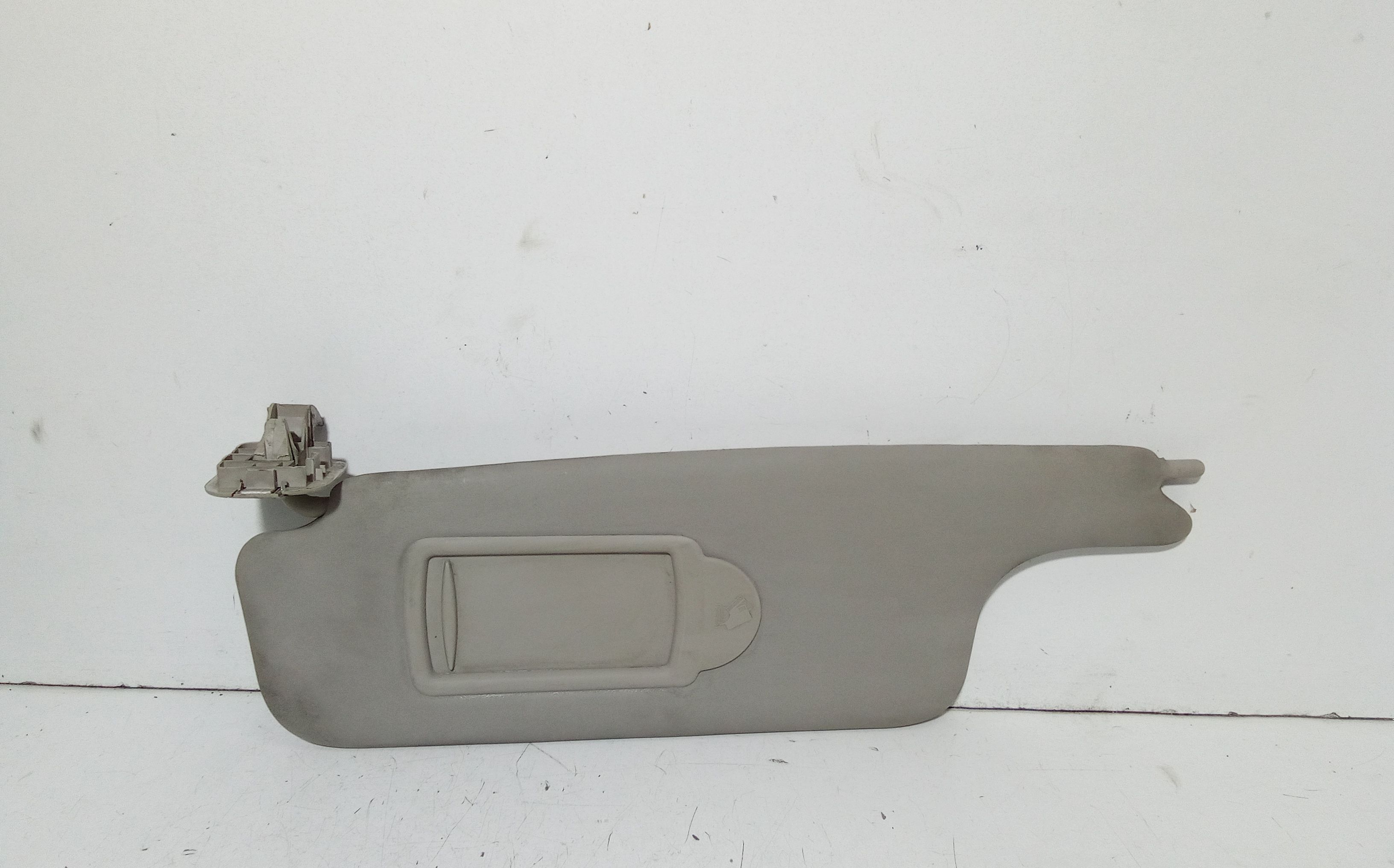 Aletta Parasole Parabrezza Sinistro 8200246823 Usato