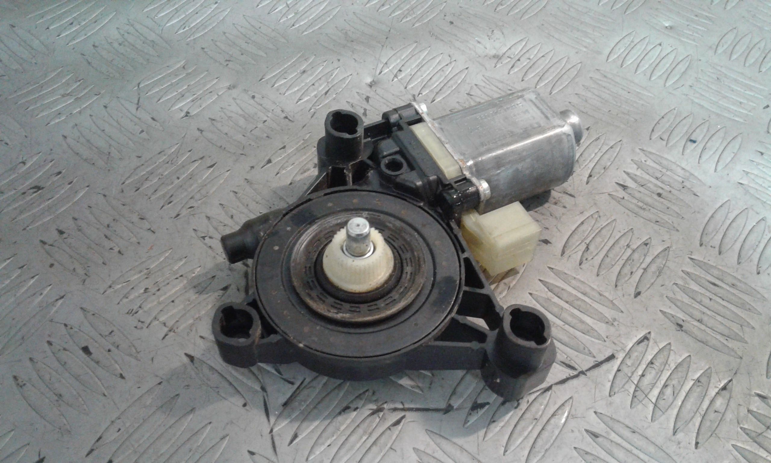 Motorino Alzacristallo Porta Ant. Destro 5Q0959801B Usato