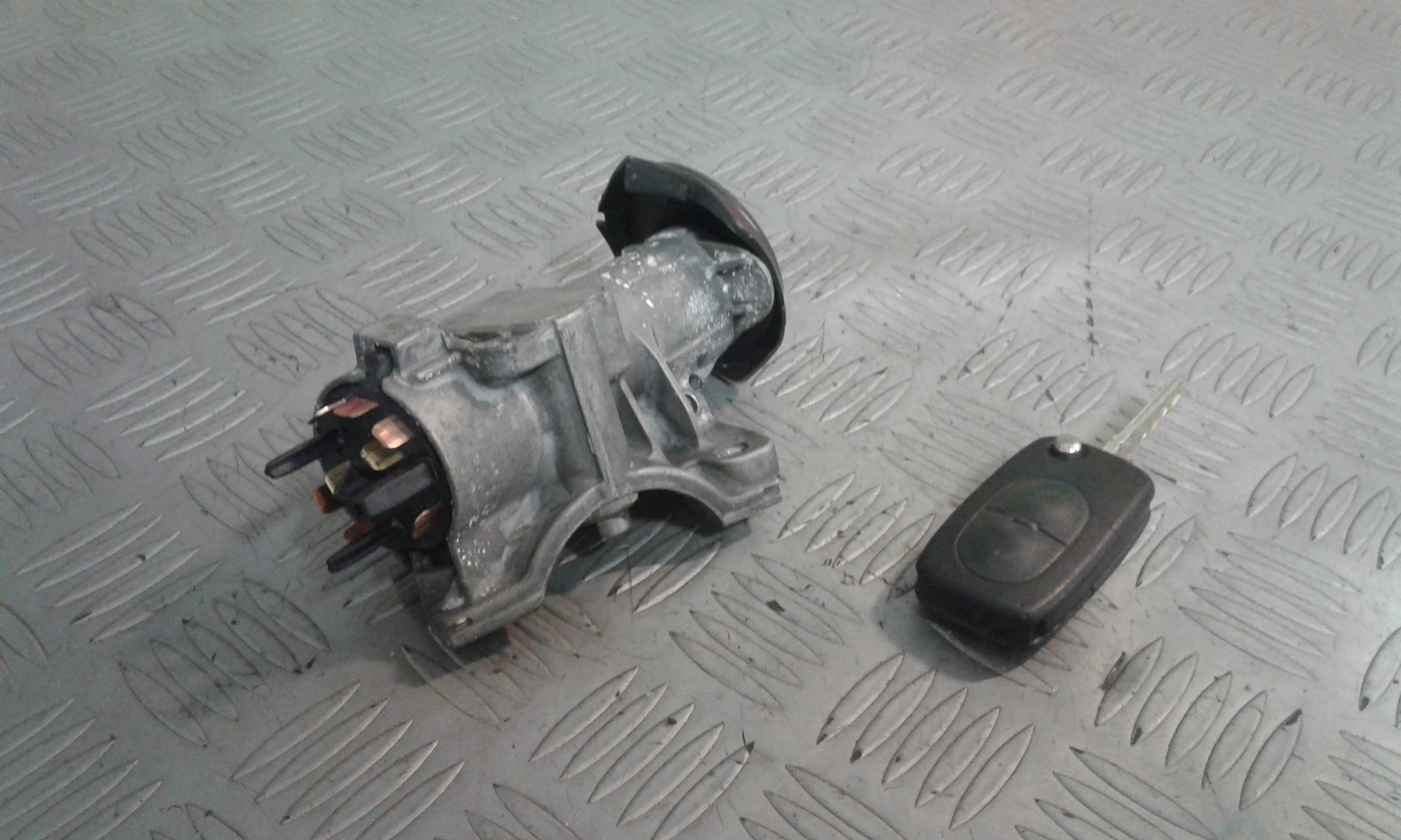 Commutatore Avviamento Con Cilindretti Serrature Usato