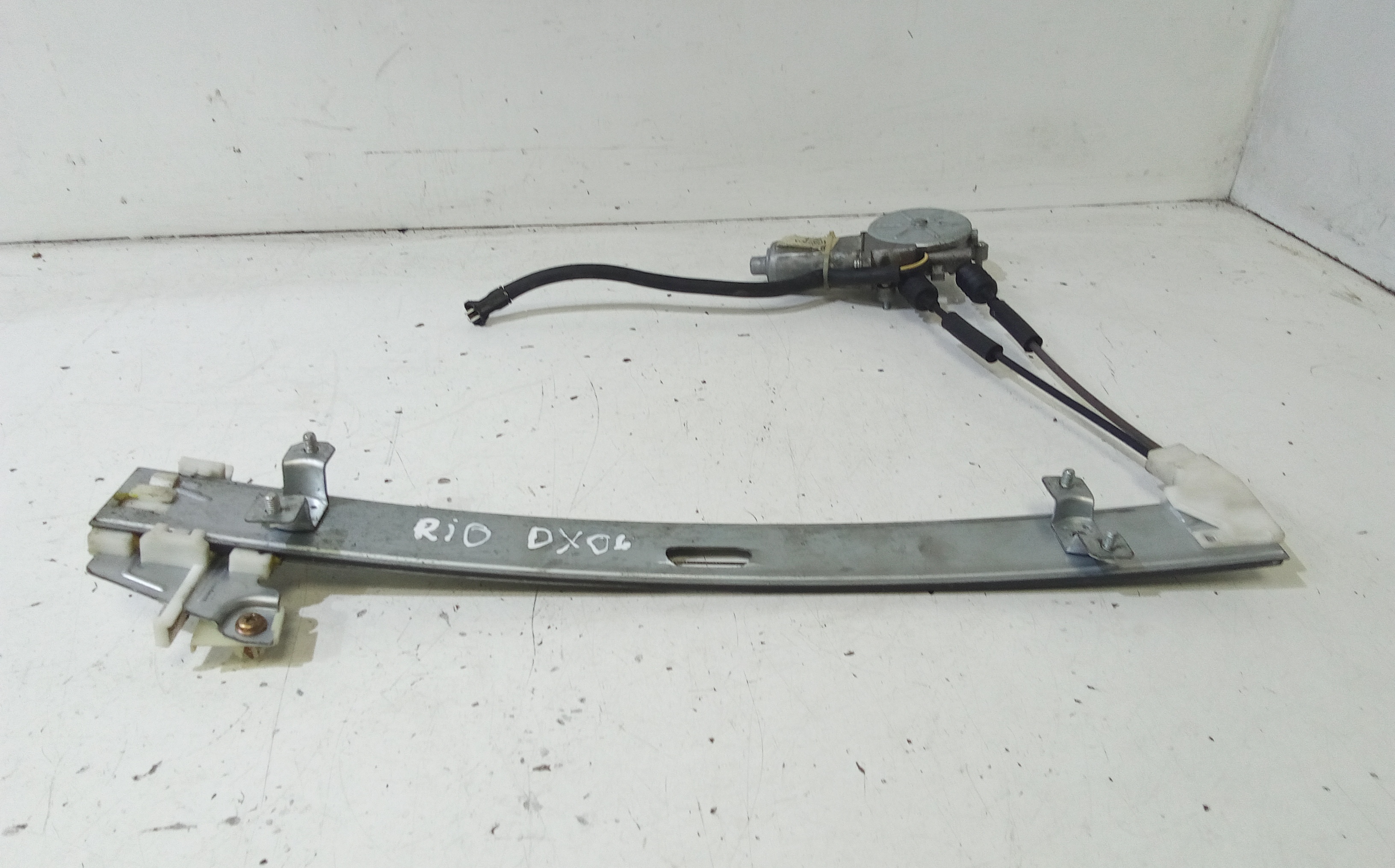 Alzacristallo Porta Ant. Destro 0K30A58560B Usato