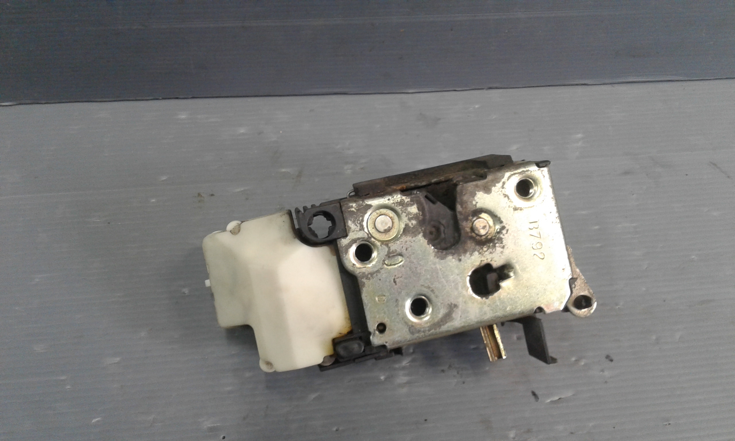 Serratura Porta Ant. Destro 46536061 Usato