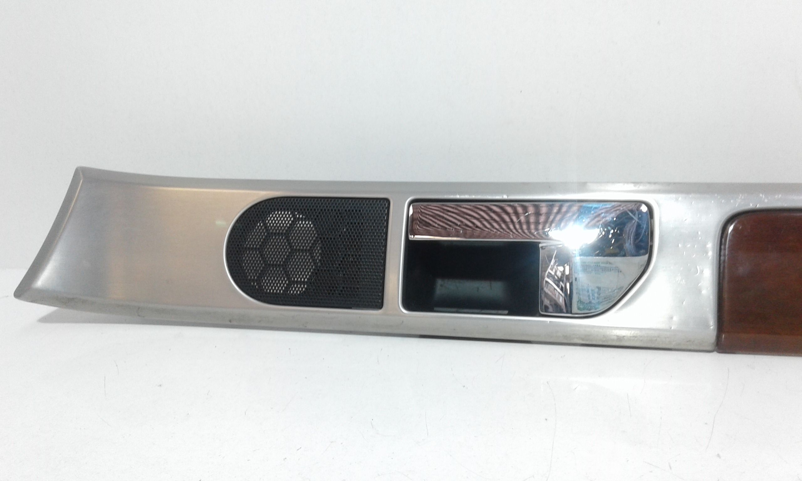 Maniglia Int. Apertura Porta Ant. Sinistro 7L6867061F5W8 Usato