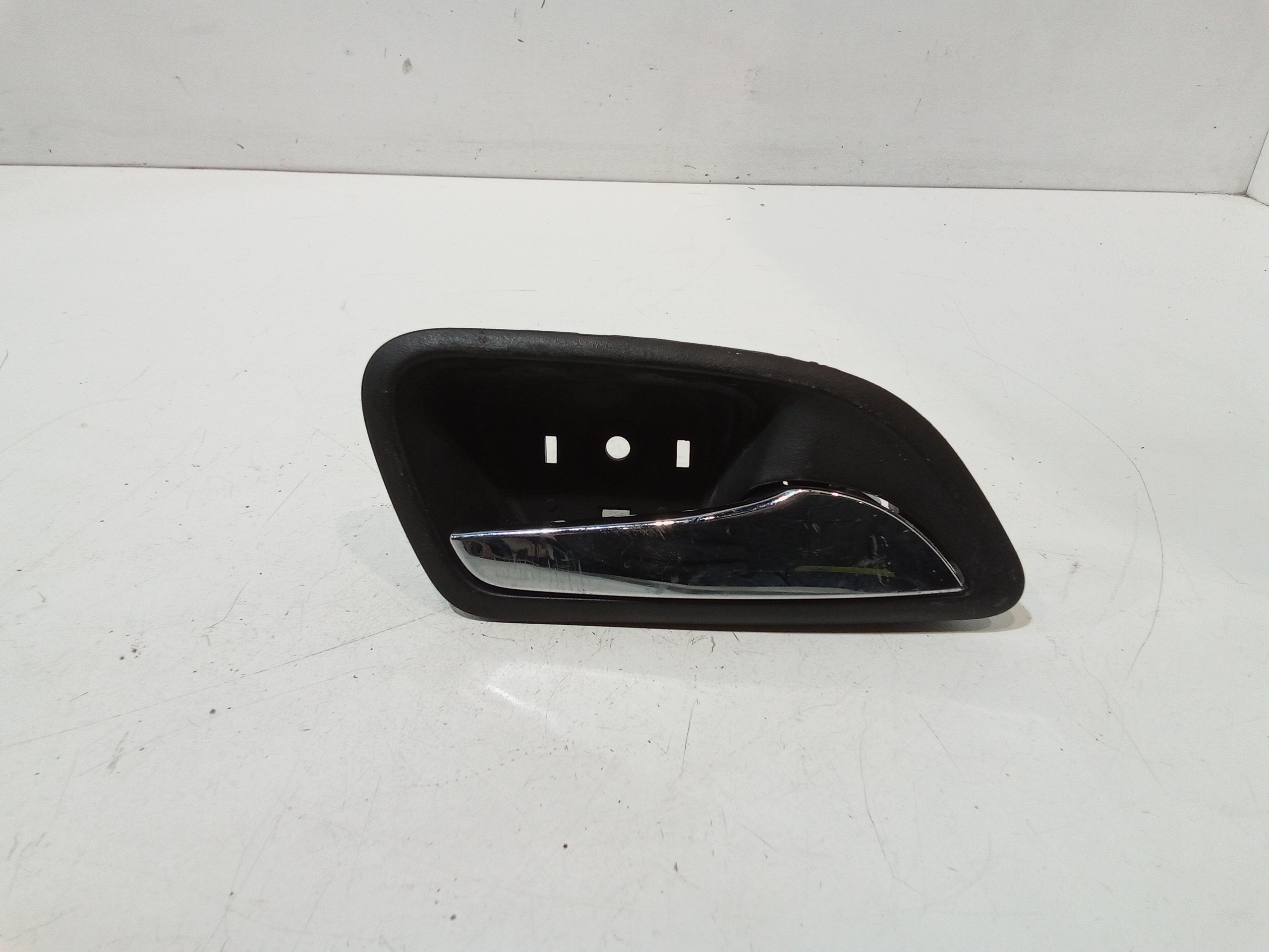 Maniglia Int. Apertura Porta Post. Destro 96952177 Usato