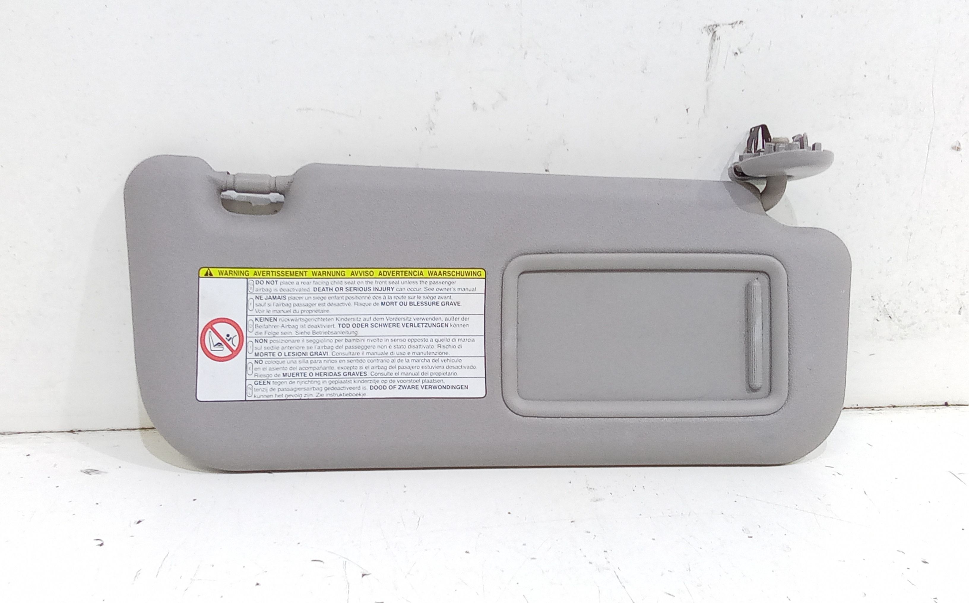 Aletta Parasole Parabrezza Destro 7431052531B0 Usato