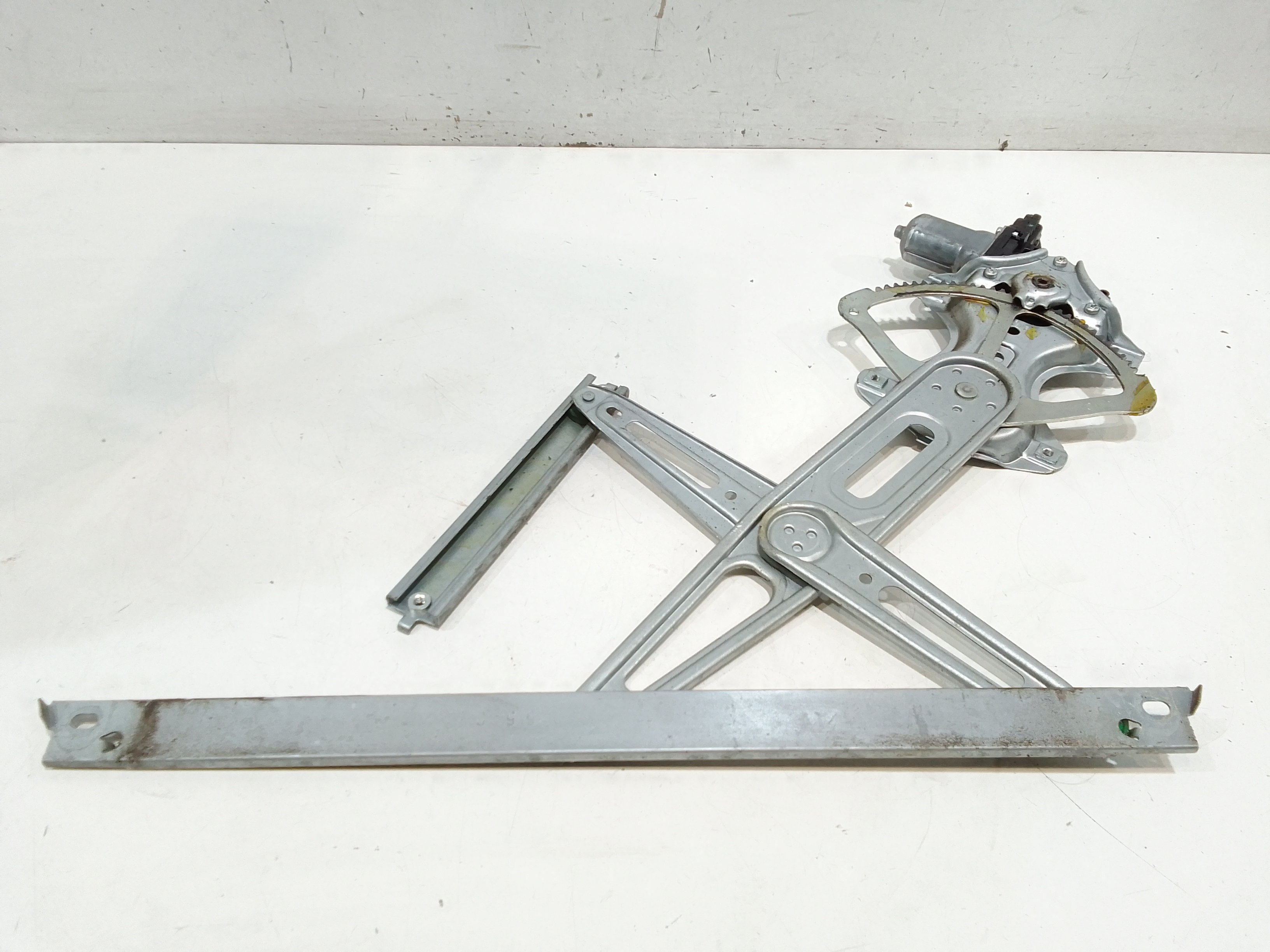 Alzacristallo Porta Ant. Destro Usato