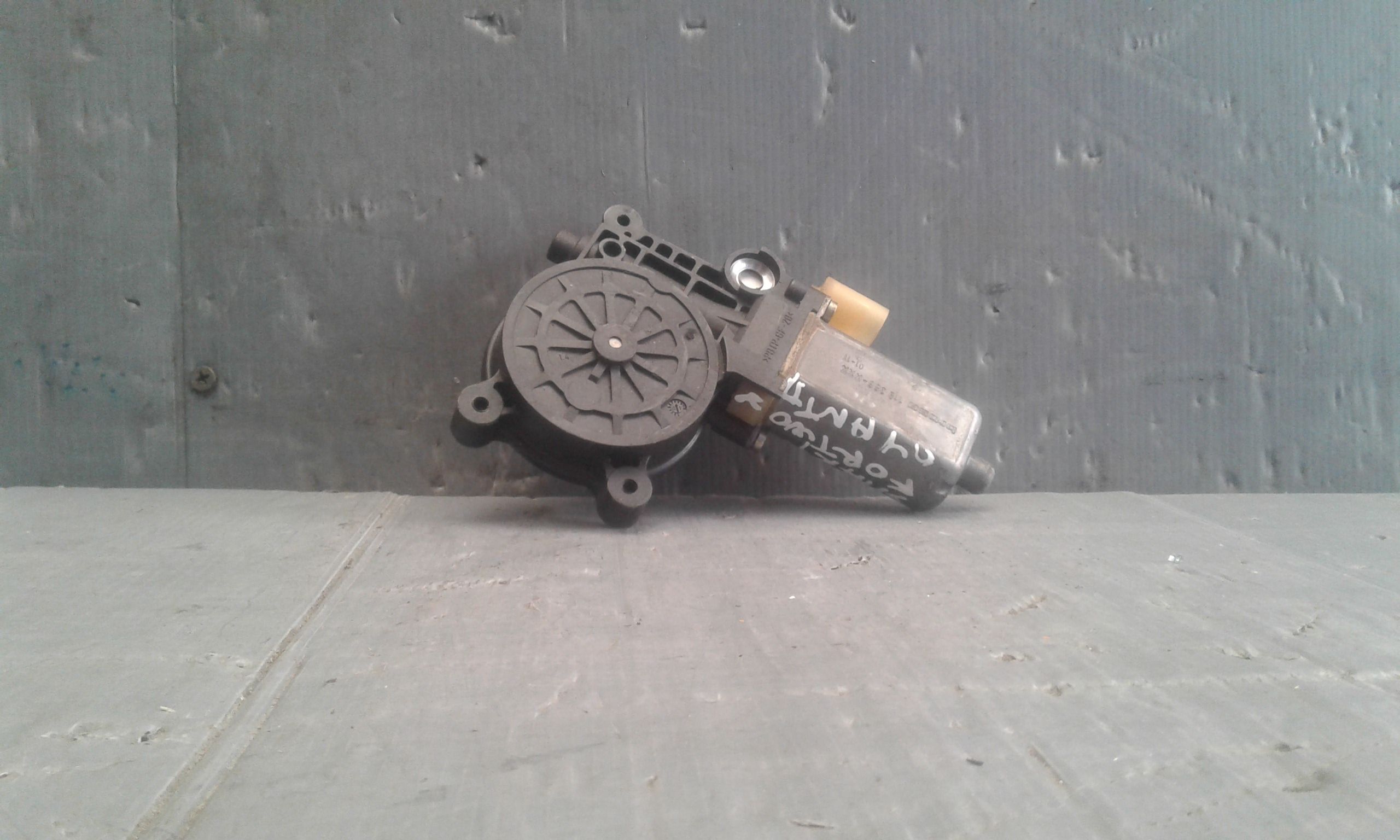 Motorino Alzacristallo Porta Ant. Destro Q0002684V004000000 Usato