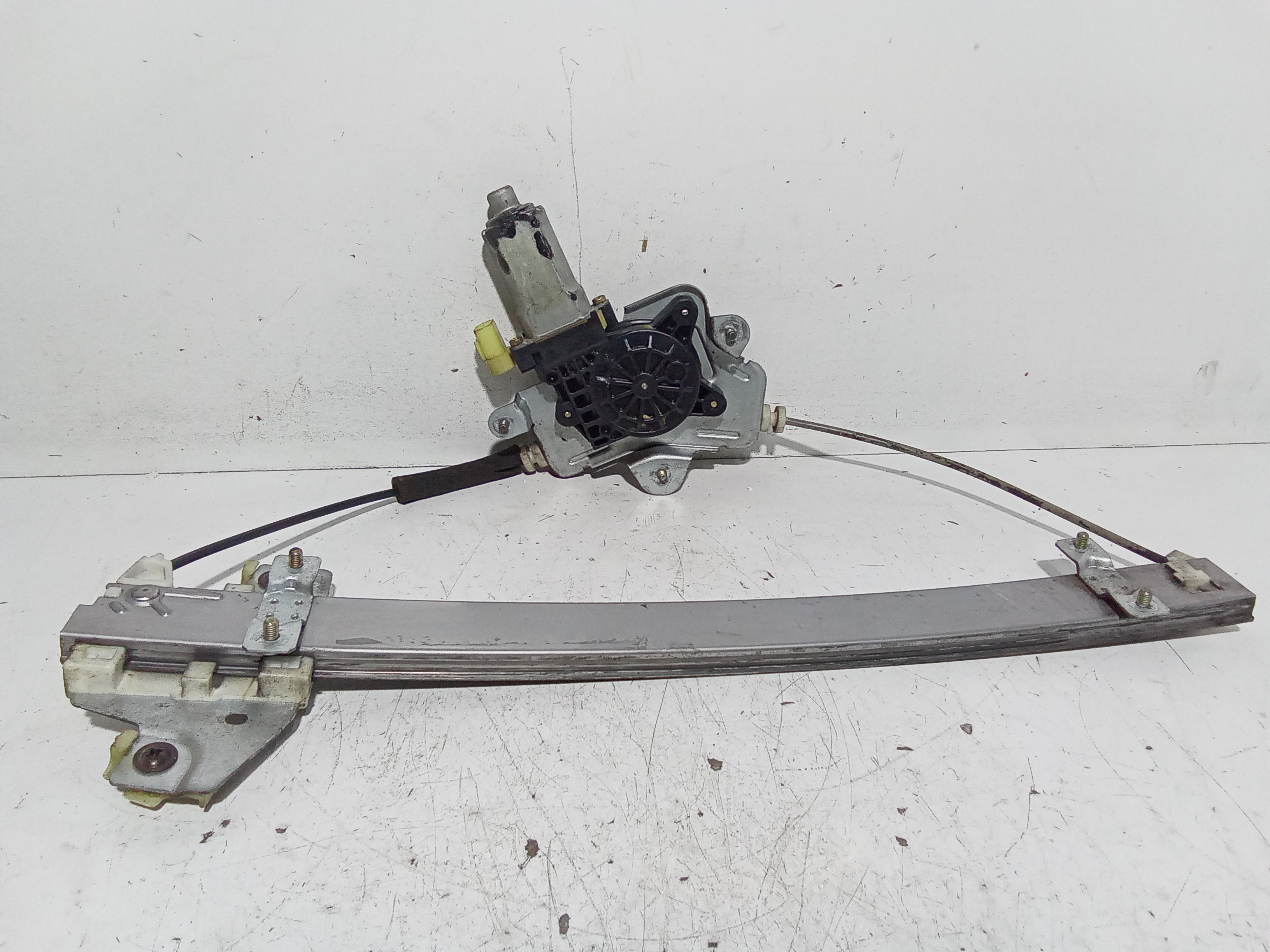 Alzacristallo Porta Ant. Sinistro 8240107000 Usato