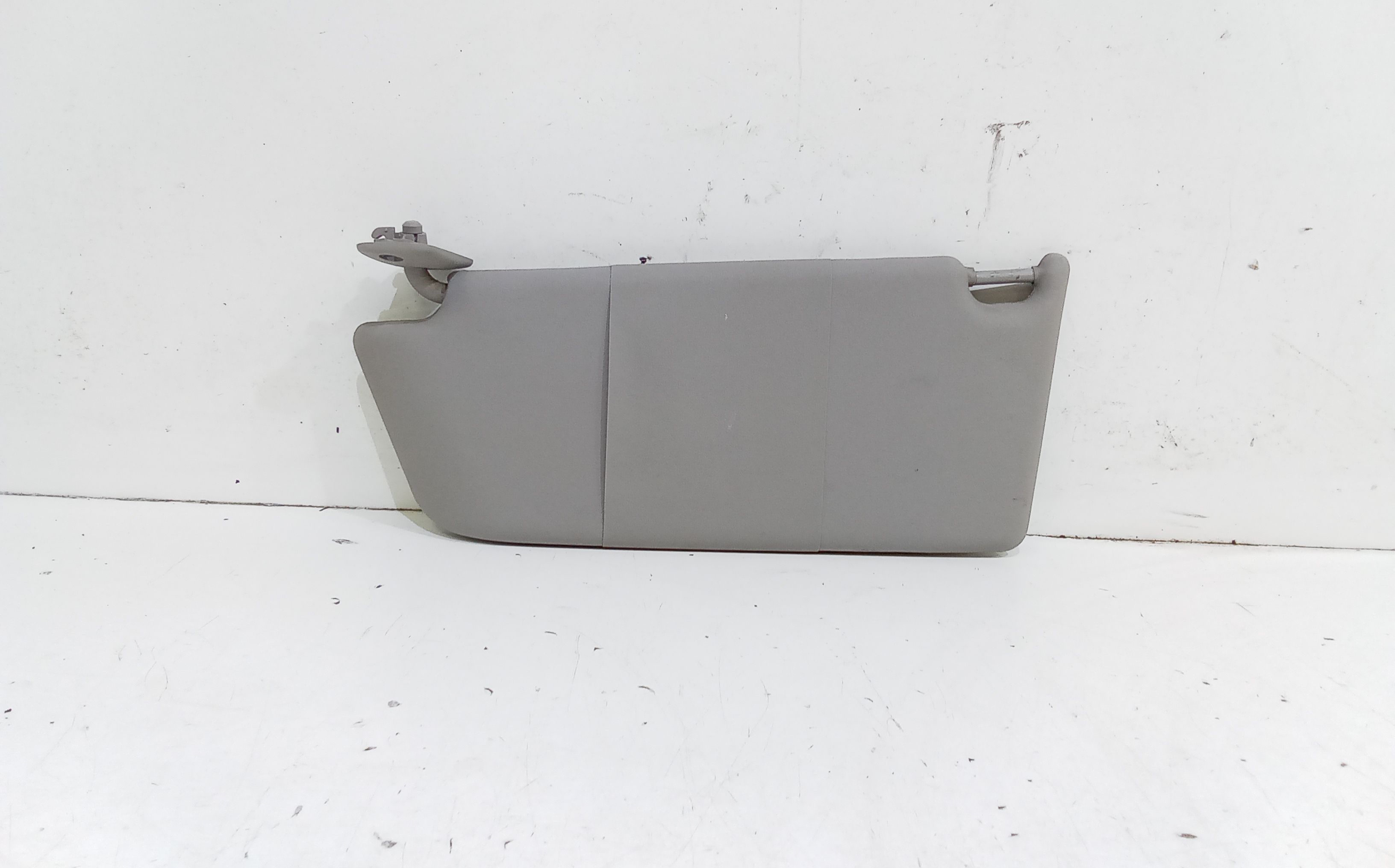 Aletta Parasole Parabrezza Sinistro 13113042 Usato