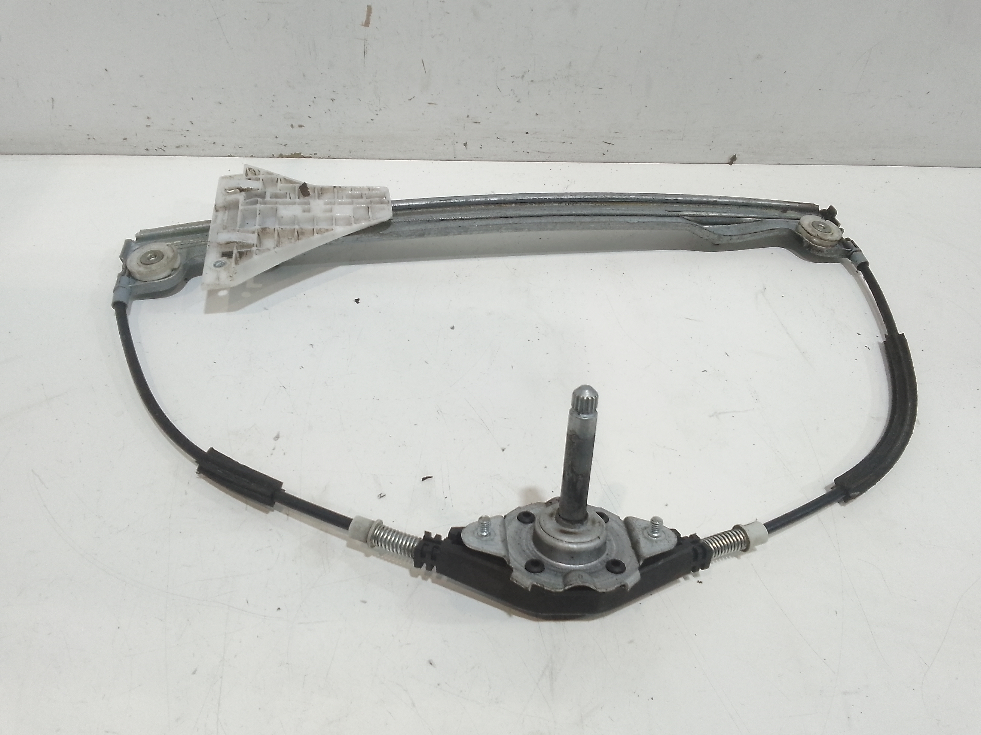 Alzacristallo Porta Post. Destro 5743A098 Usato