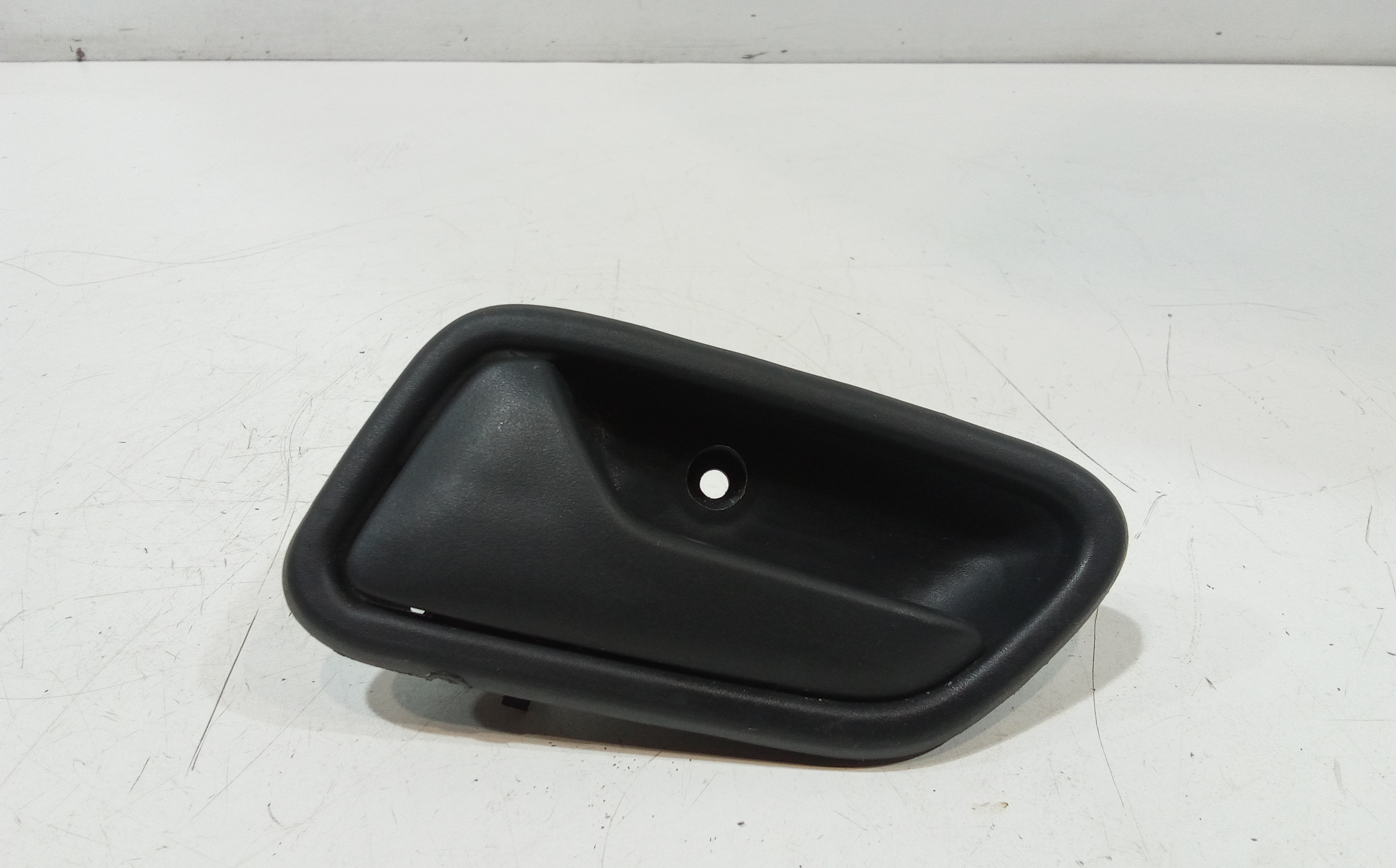 Maniglia Porta Post. Sinistro 8282083E005PK Usato