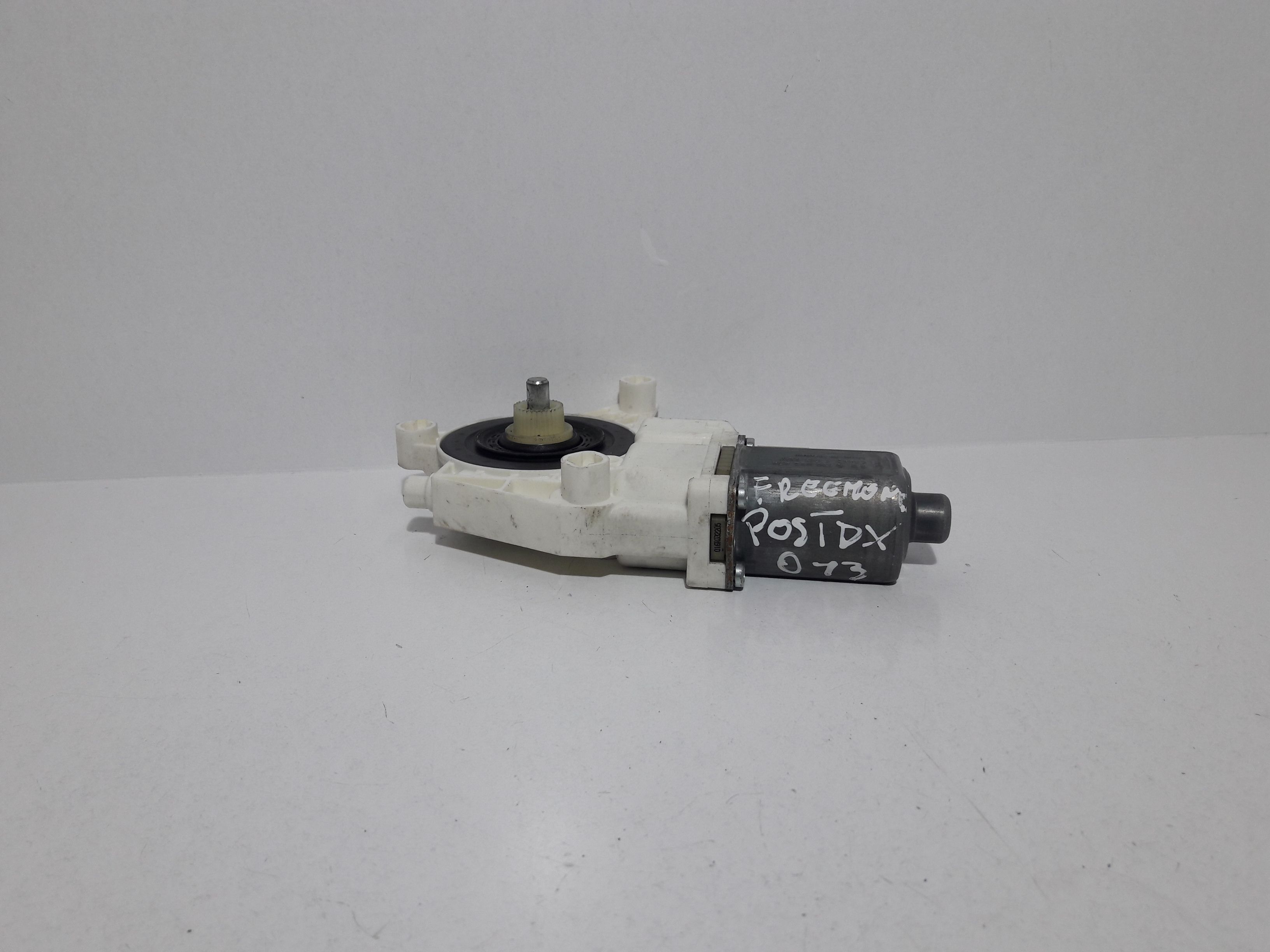 Motorino Alzacristallo Porta Post. Destro K68209824AB Usato