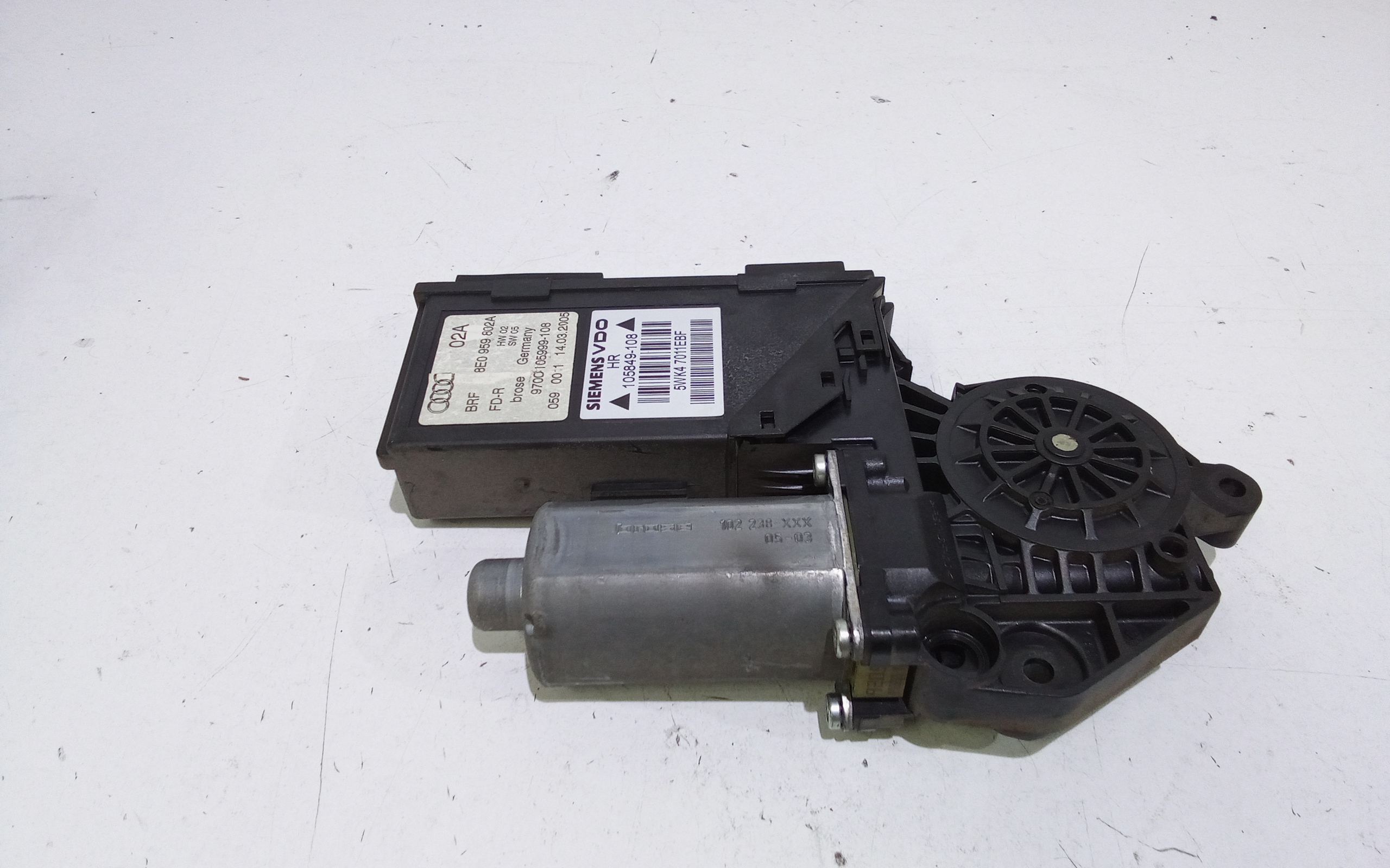 Motorino Alzacristallo Porta Post. Destro 8E0959802E Usato