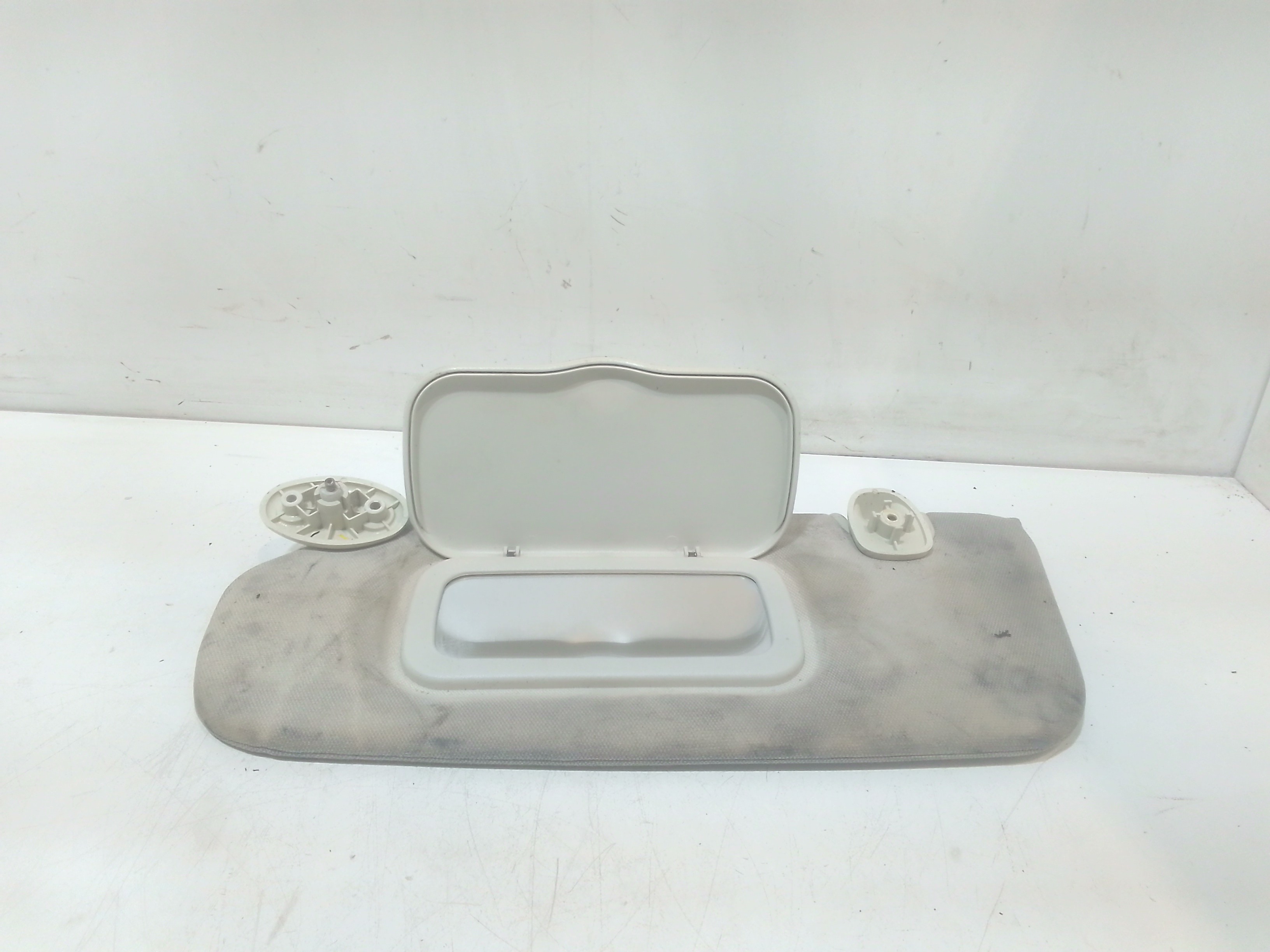 Aletta Parasole Parabrezza Sinistro K1DR33DW1AA Usato