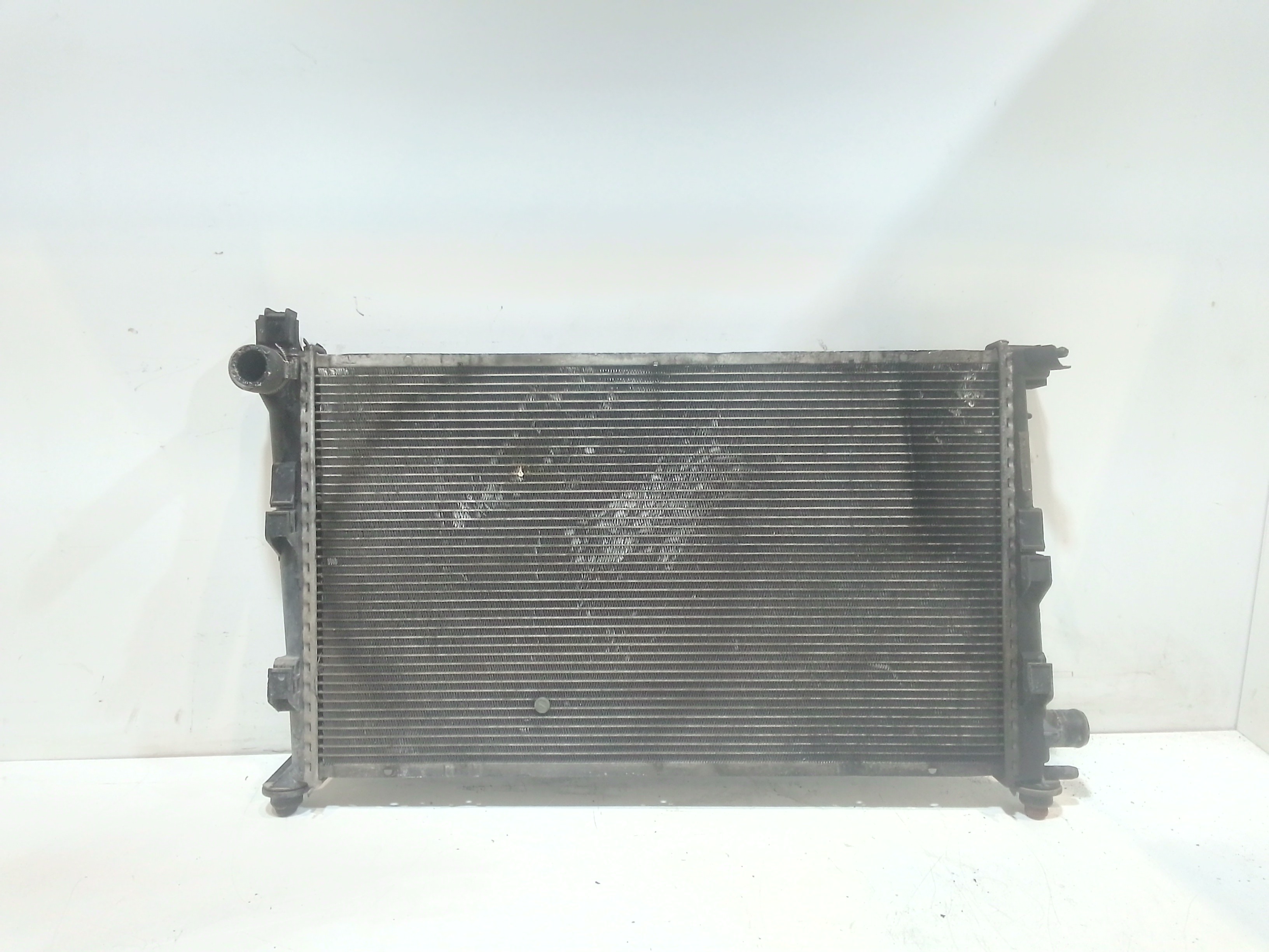 Radiatore A1685001602 Usato