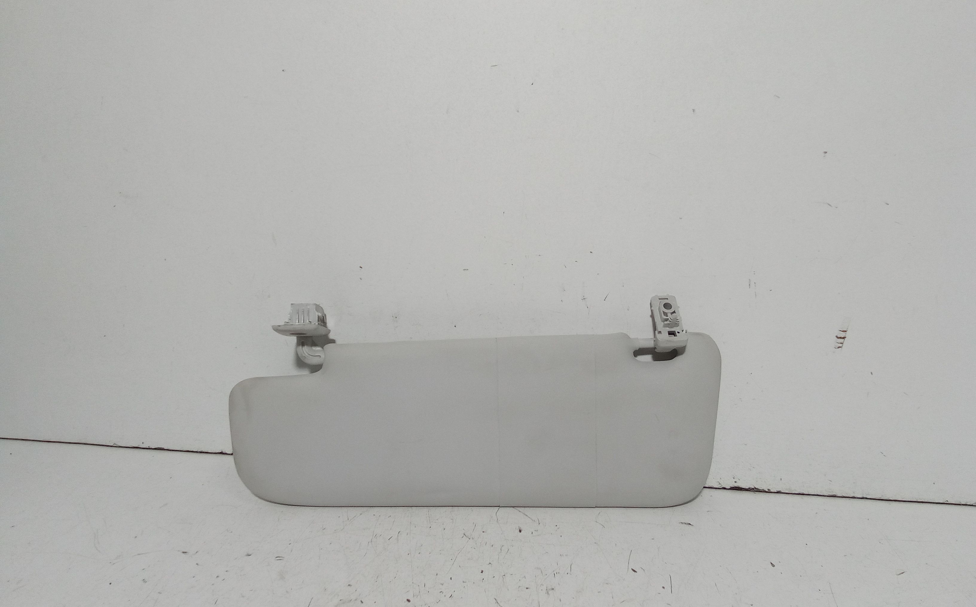 Aletta Parasole Parabrezza Sinistro 735717008 Usato