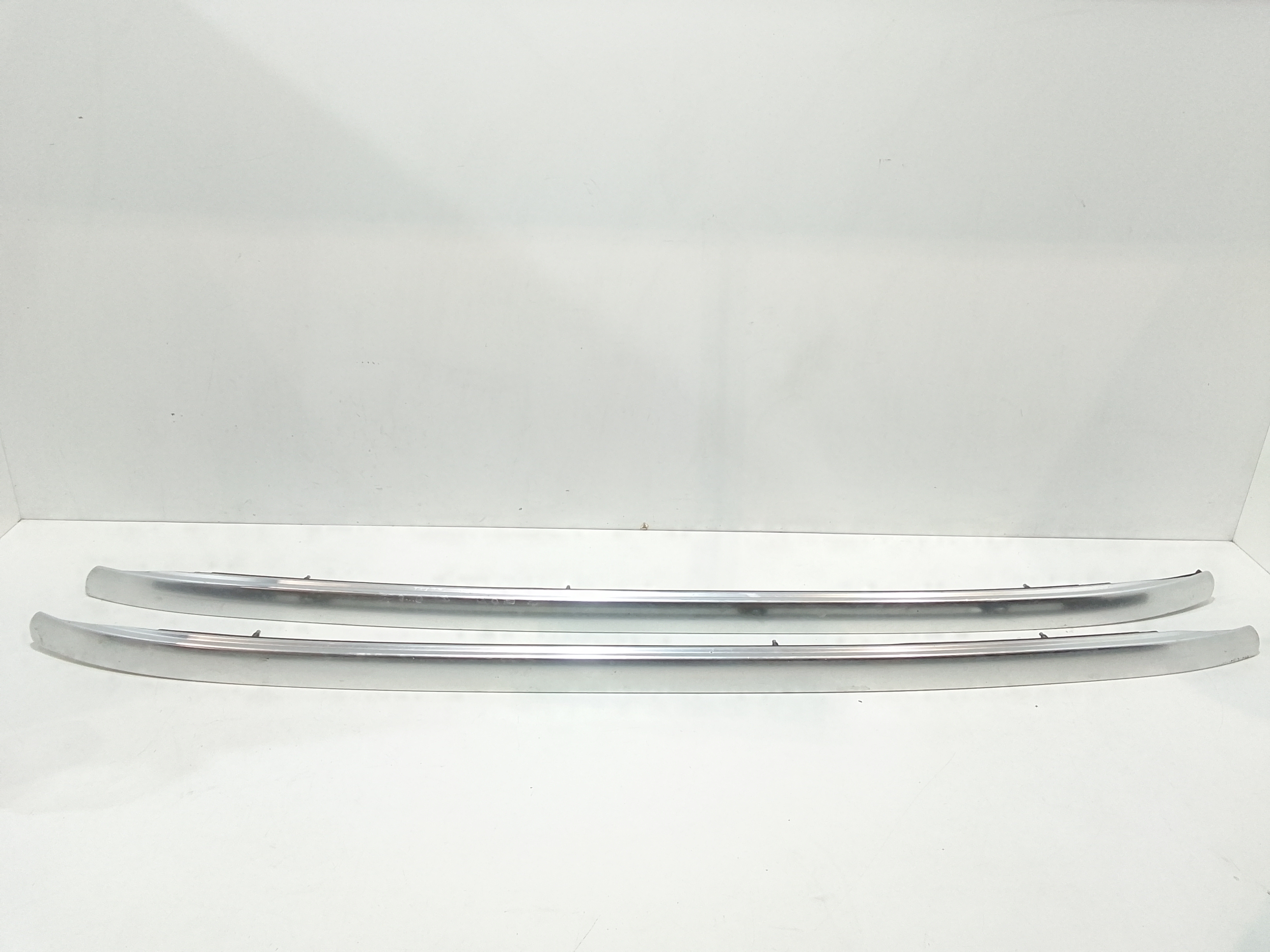 Barre Portatutto Per Mancorrente Tetto Destro + Barre Portatutto Per Mancorrente Tetto Sinistro Usato