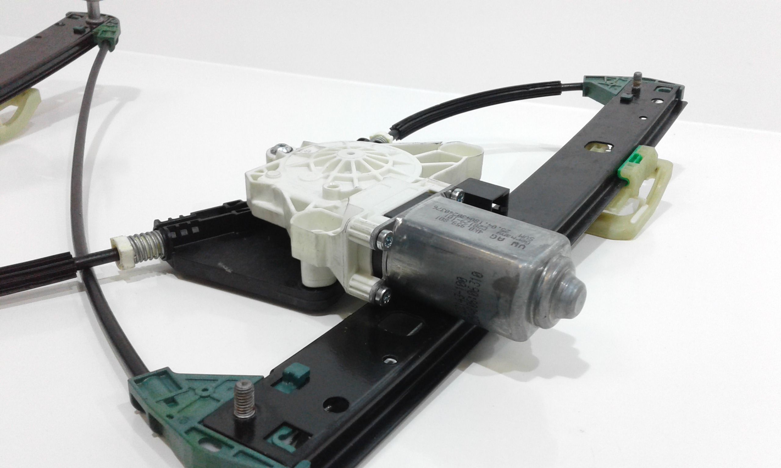 Alzacristallo Elettr. Porta Ant. Sinistro 9Y0837461A Usato