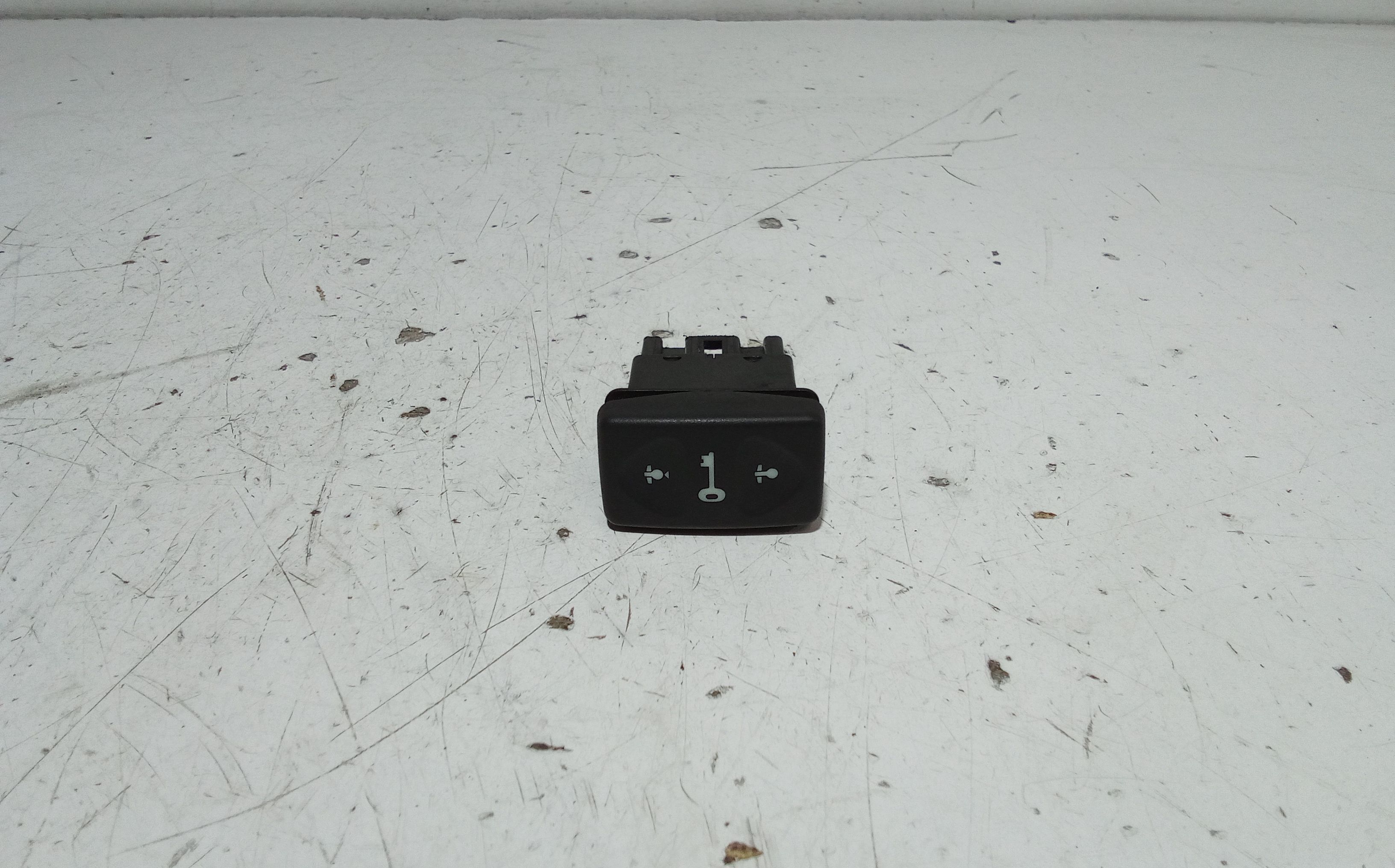 Interruttore Bloccaggio Serrature YUF101531LNF Usato