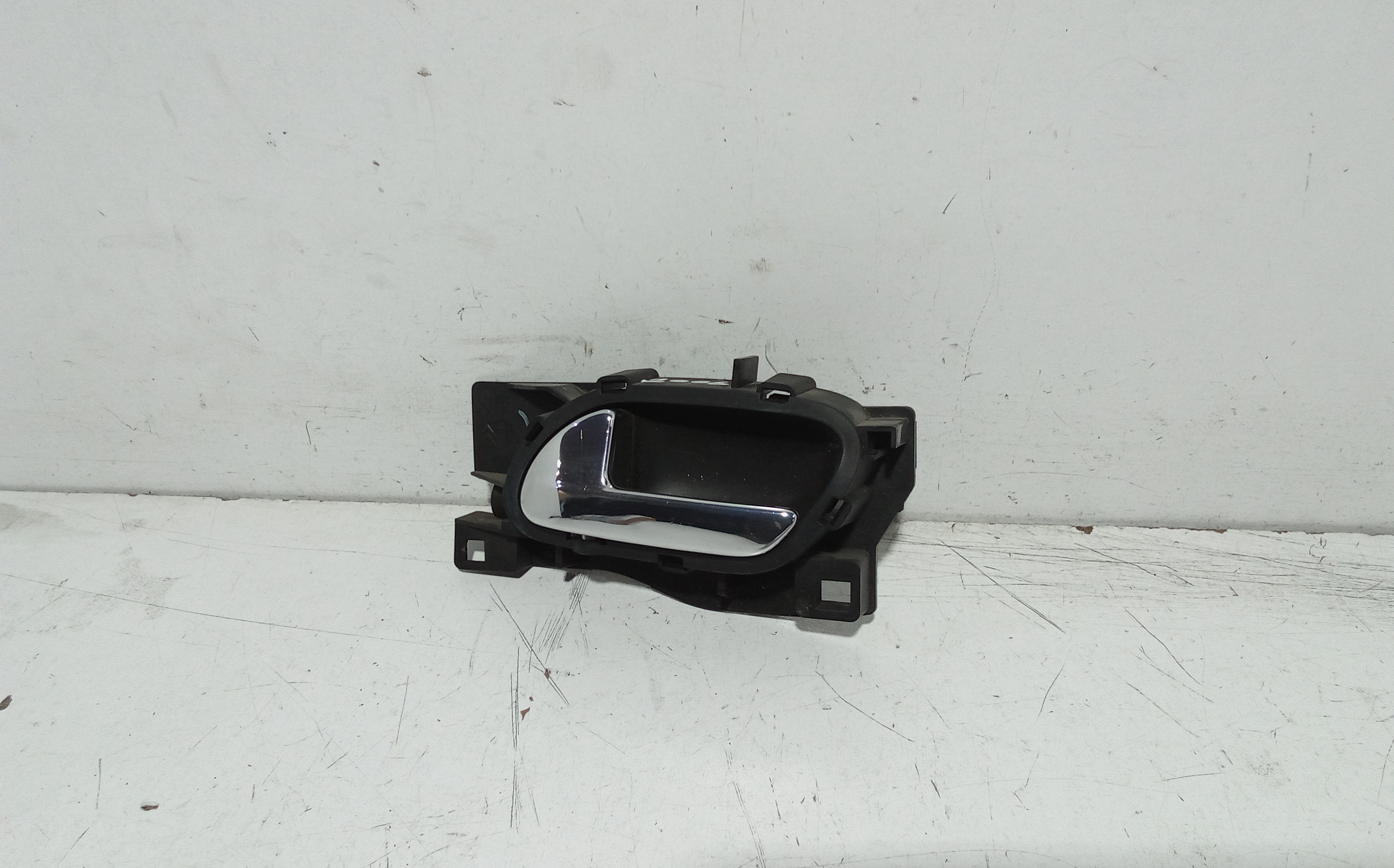 Maniglia Int. Apertura Porta Ant. Sinistro 9143J9 Usato
