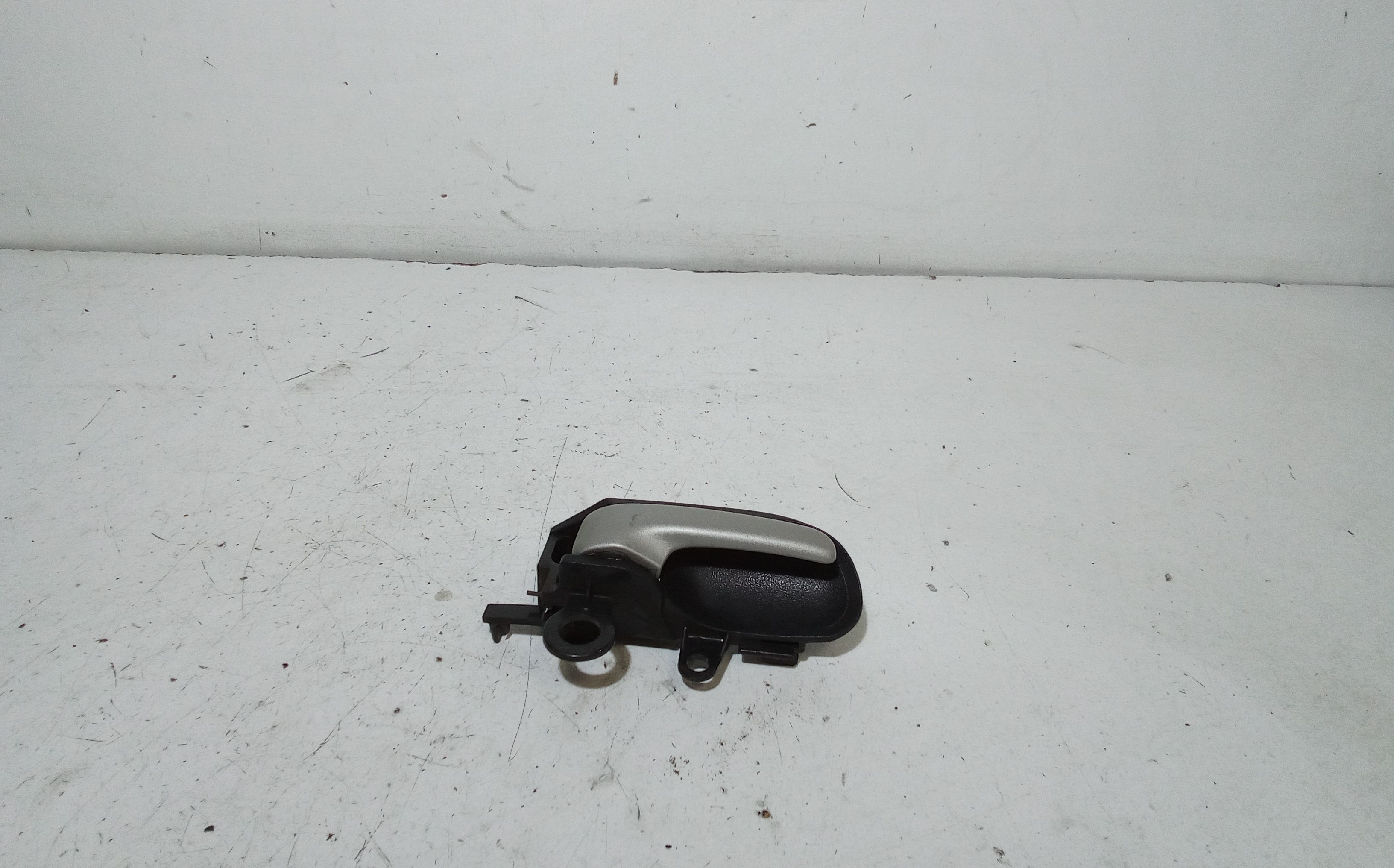 Maniglia Int. Apertura Porta Post. Destro 6920552010B3 Usato