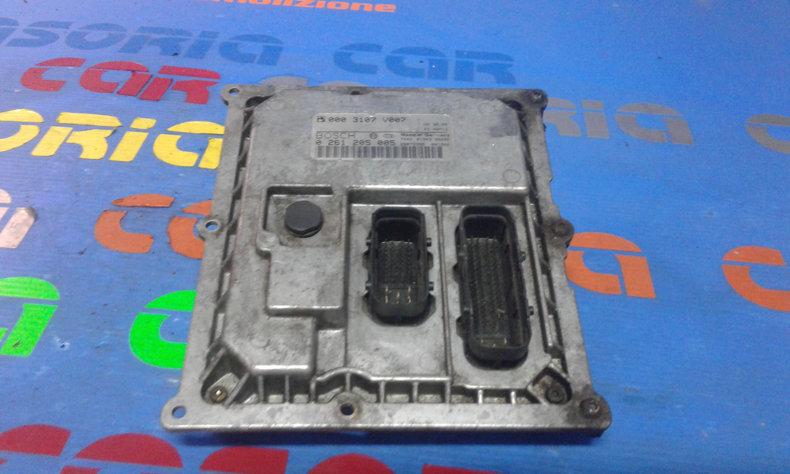 Centralina Iniezione Q0010020V001000000 Usato