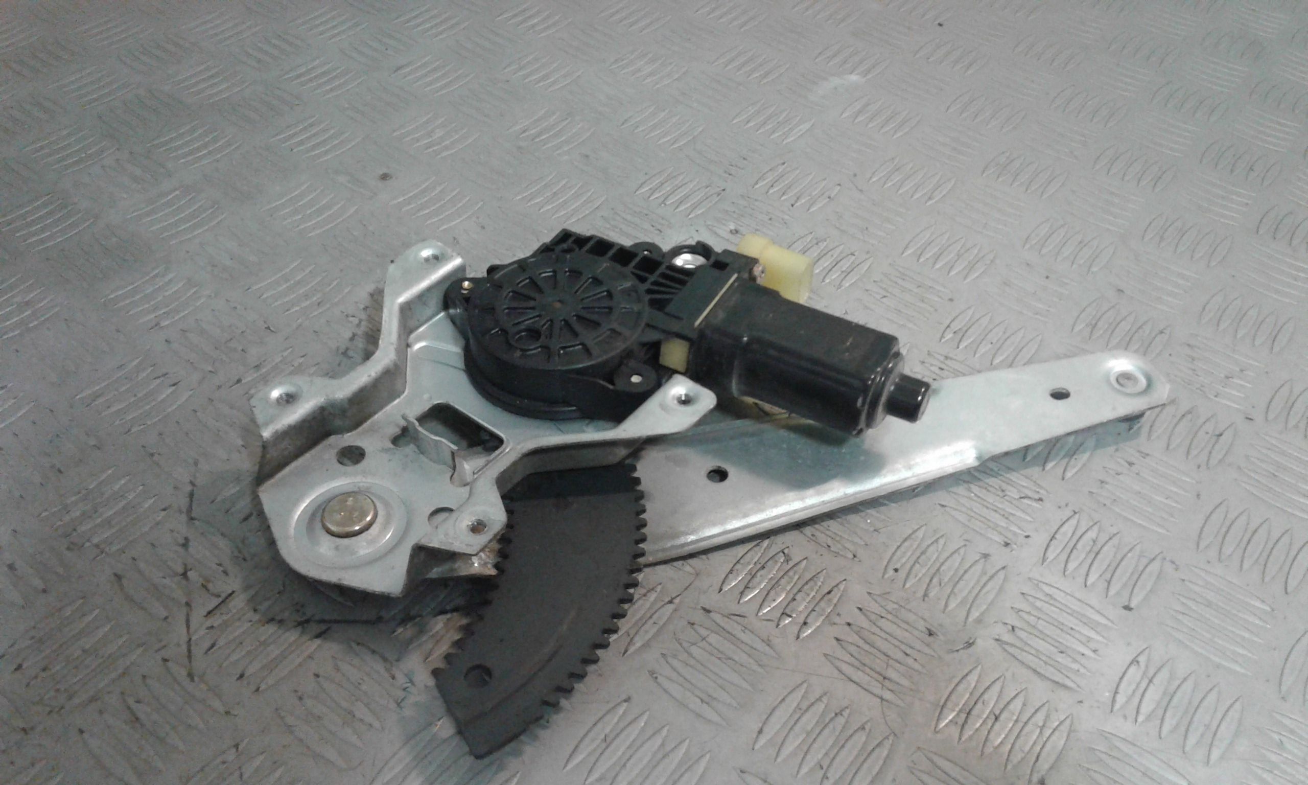 Alzacristallo Porta Post. Sinistro 834011C000 Usato