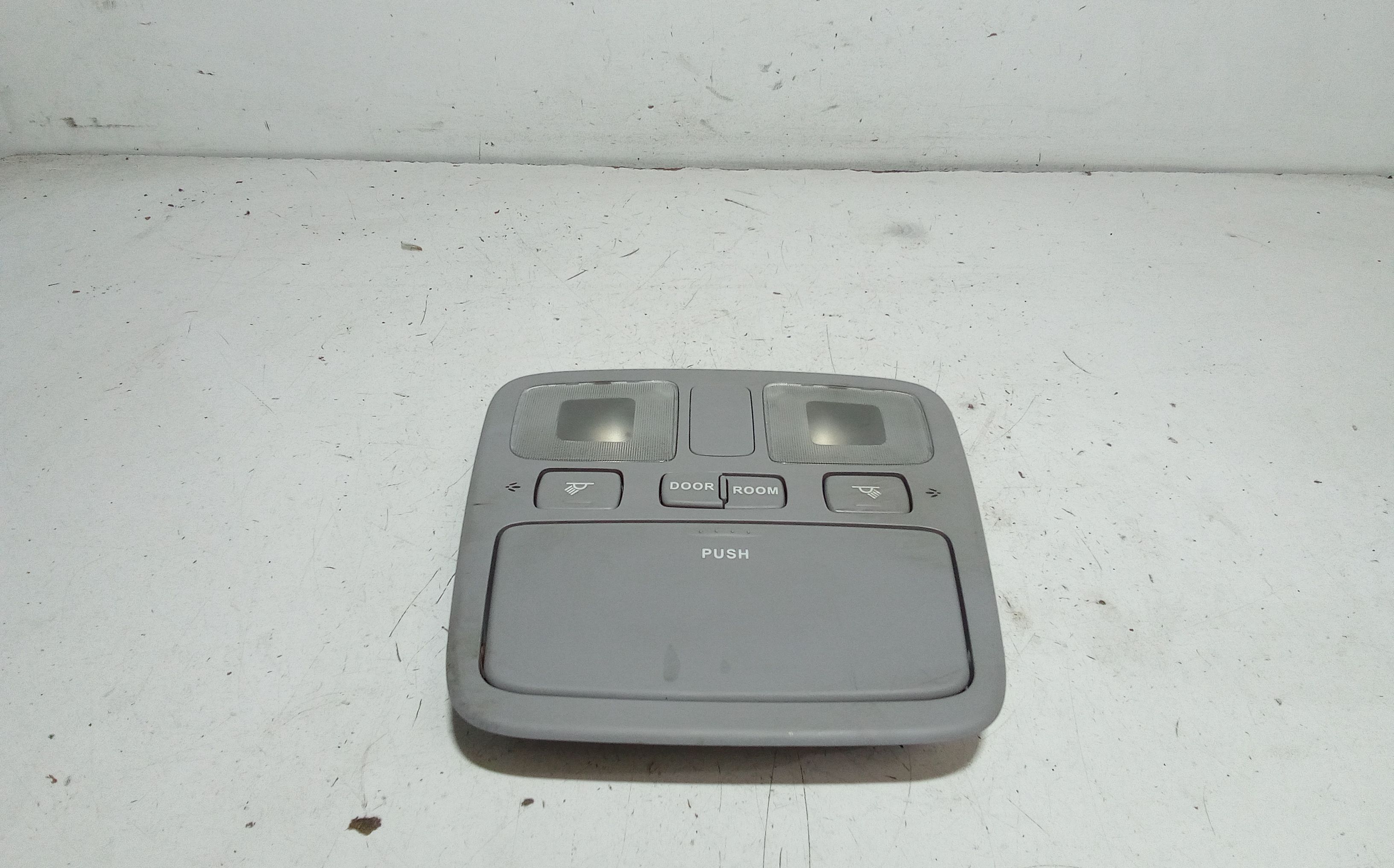 Luce Cortesia Ant. Tetto 928001G250LX Usato