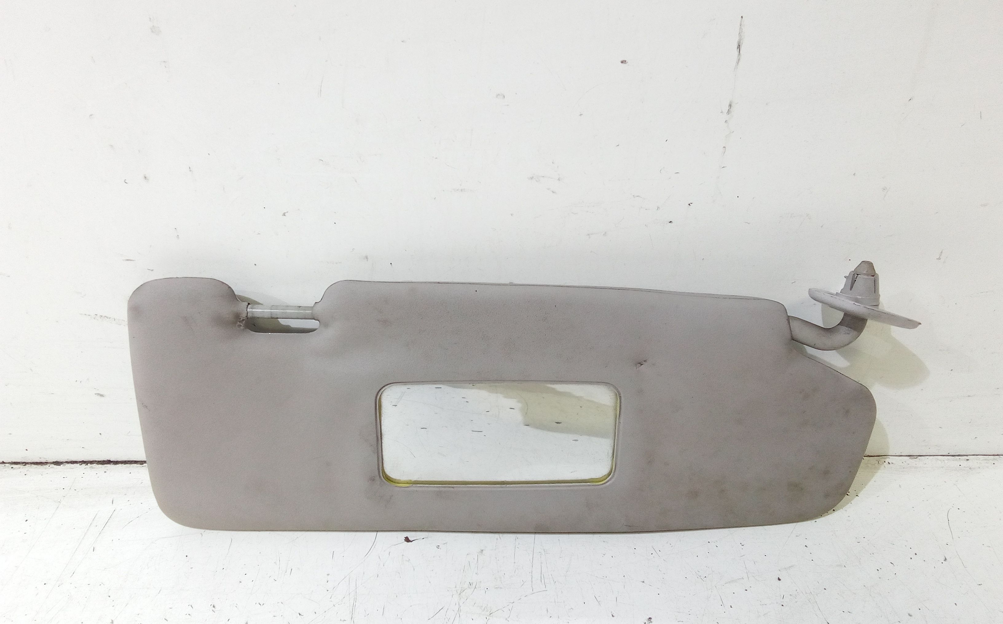 Aletta Parasole Parabrezza Destro 1007057 Usato