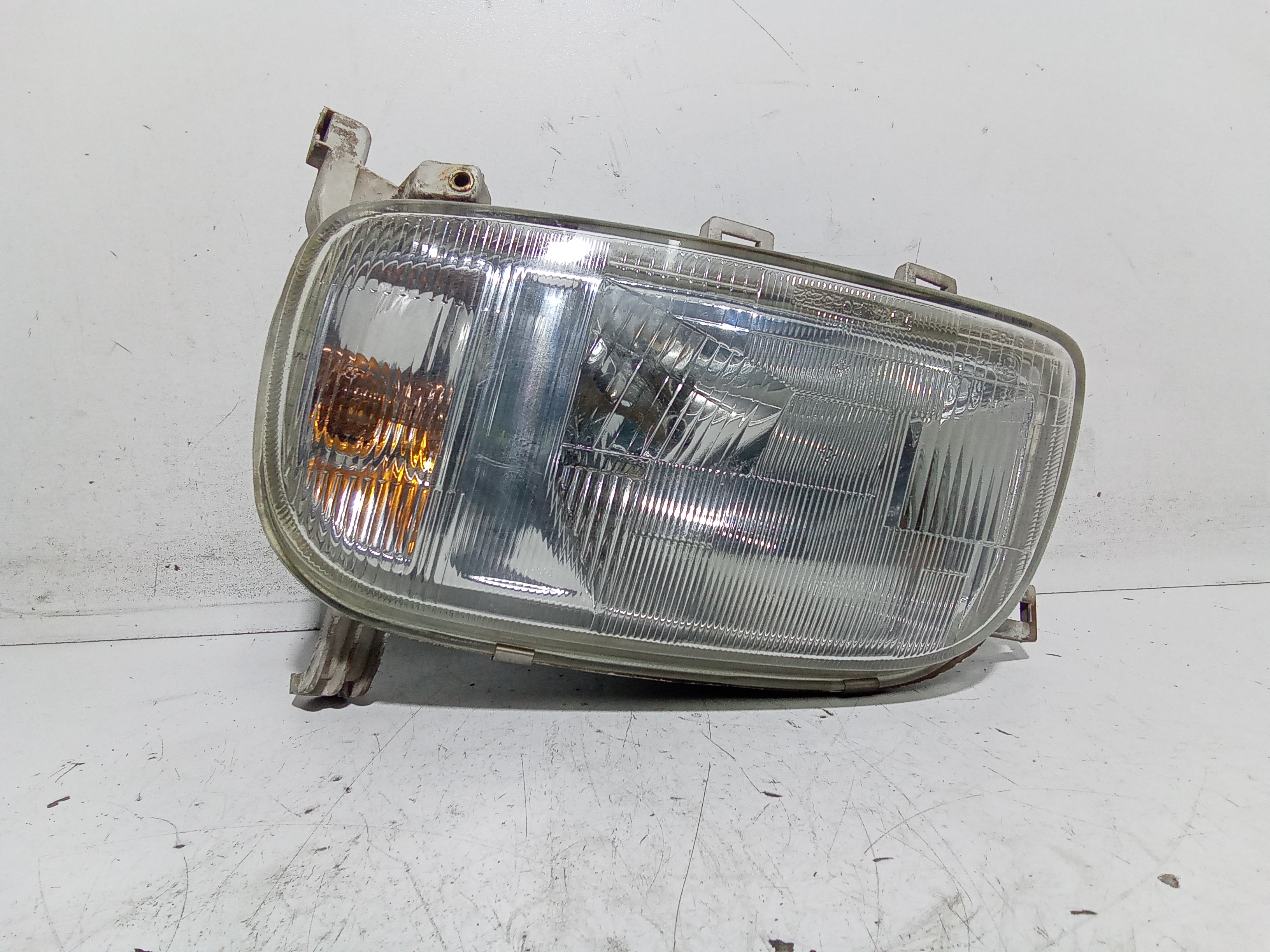 Proiettore Sinistro B60605F206 Usato