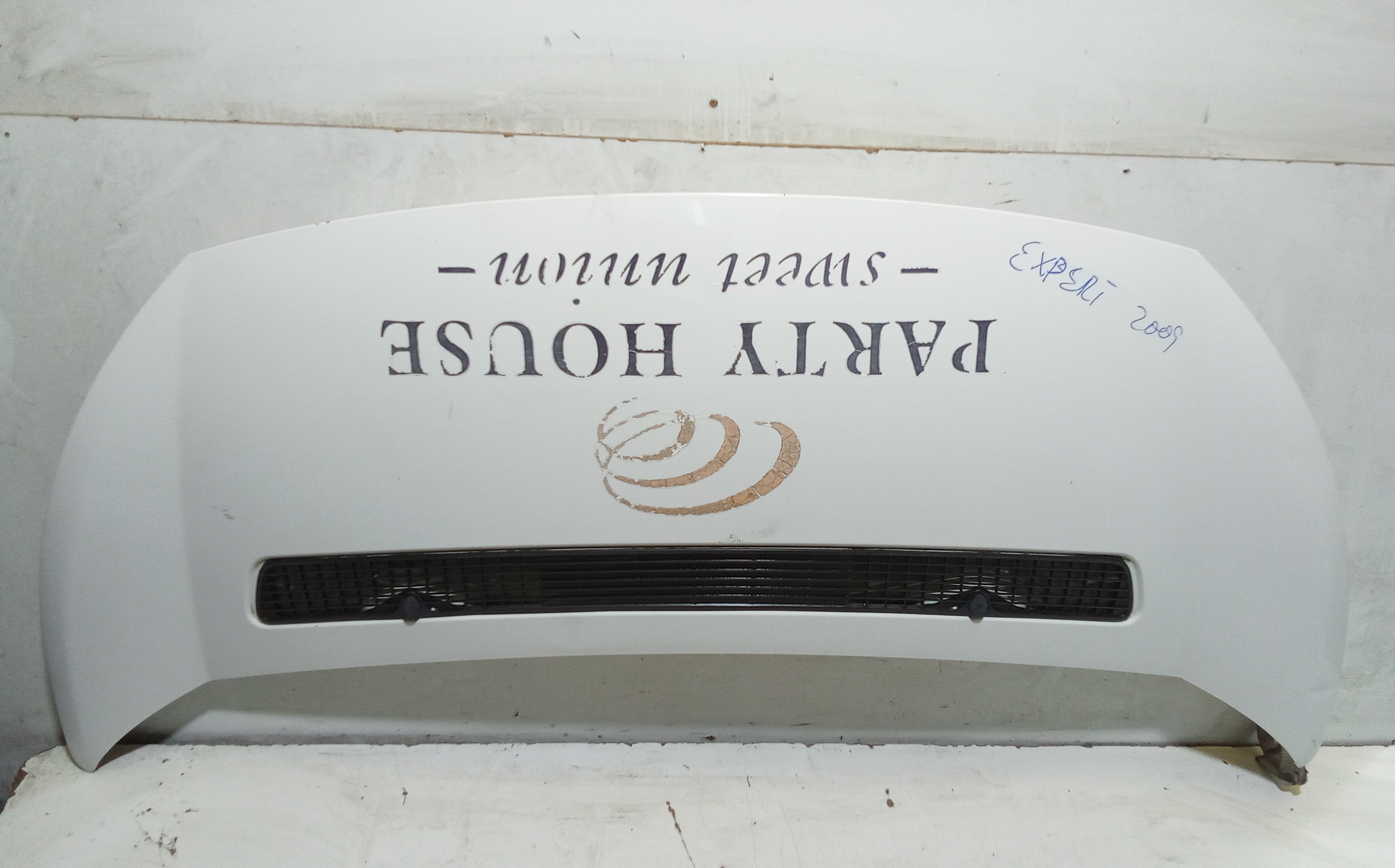 Cofano Ant. 1608371780 Usato