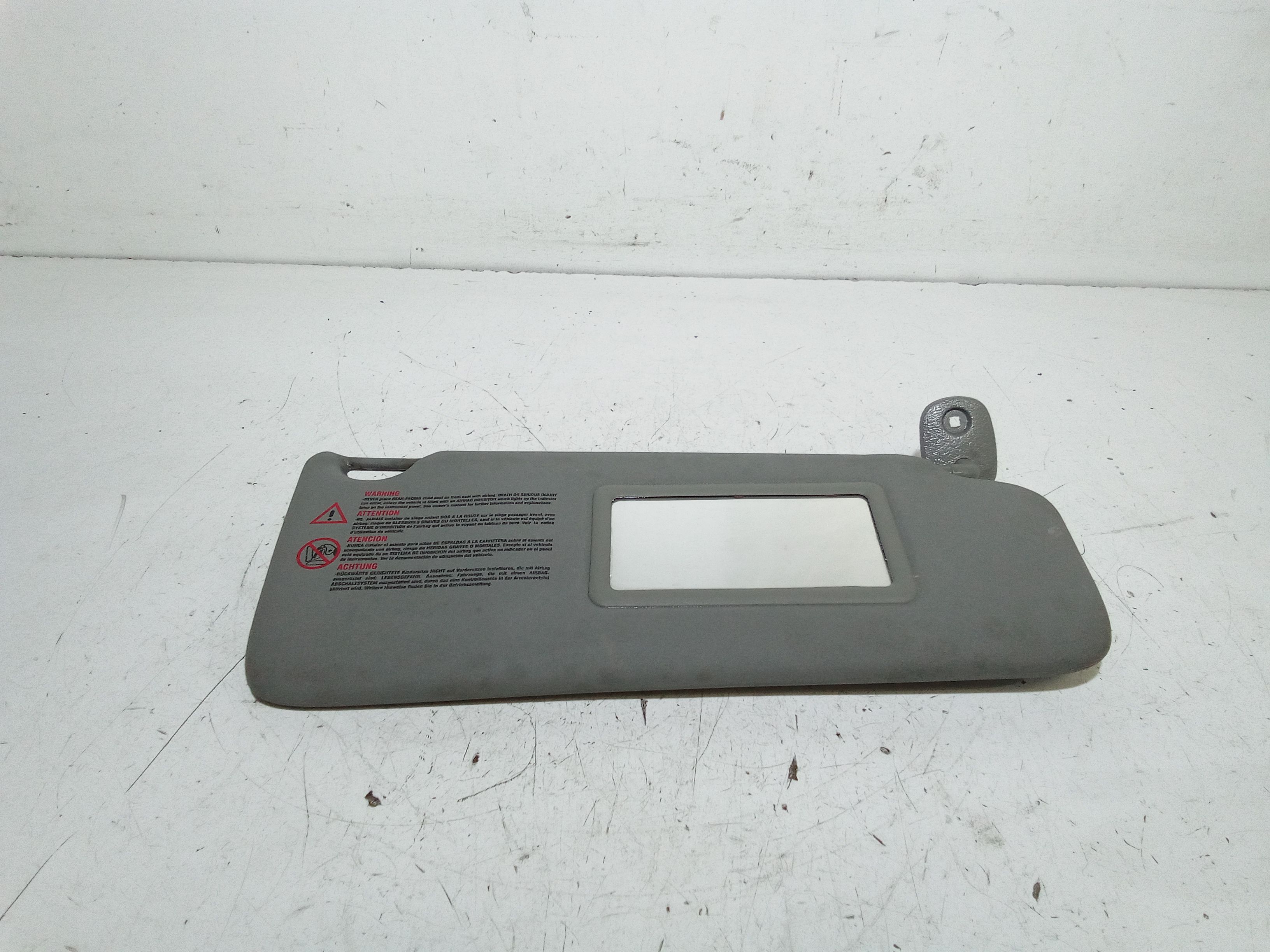 Aletta Parasole Parabrezza Destro 8200240038 Usato