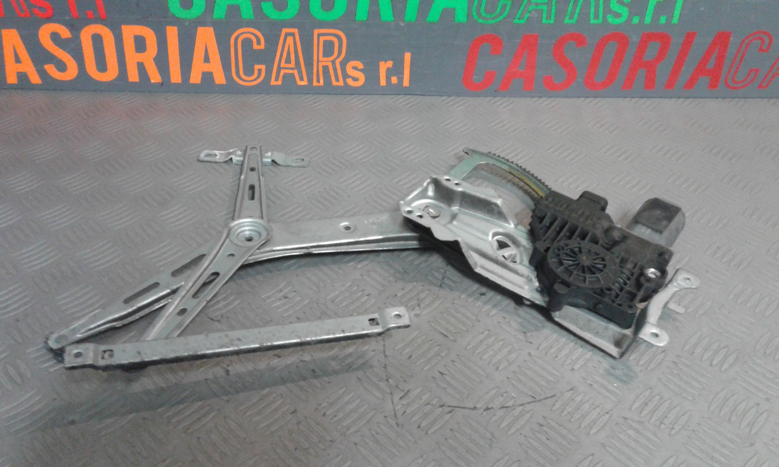 Alzacristallo Porta Ant. Destro Usato