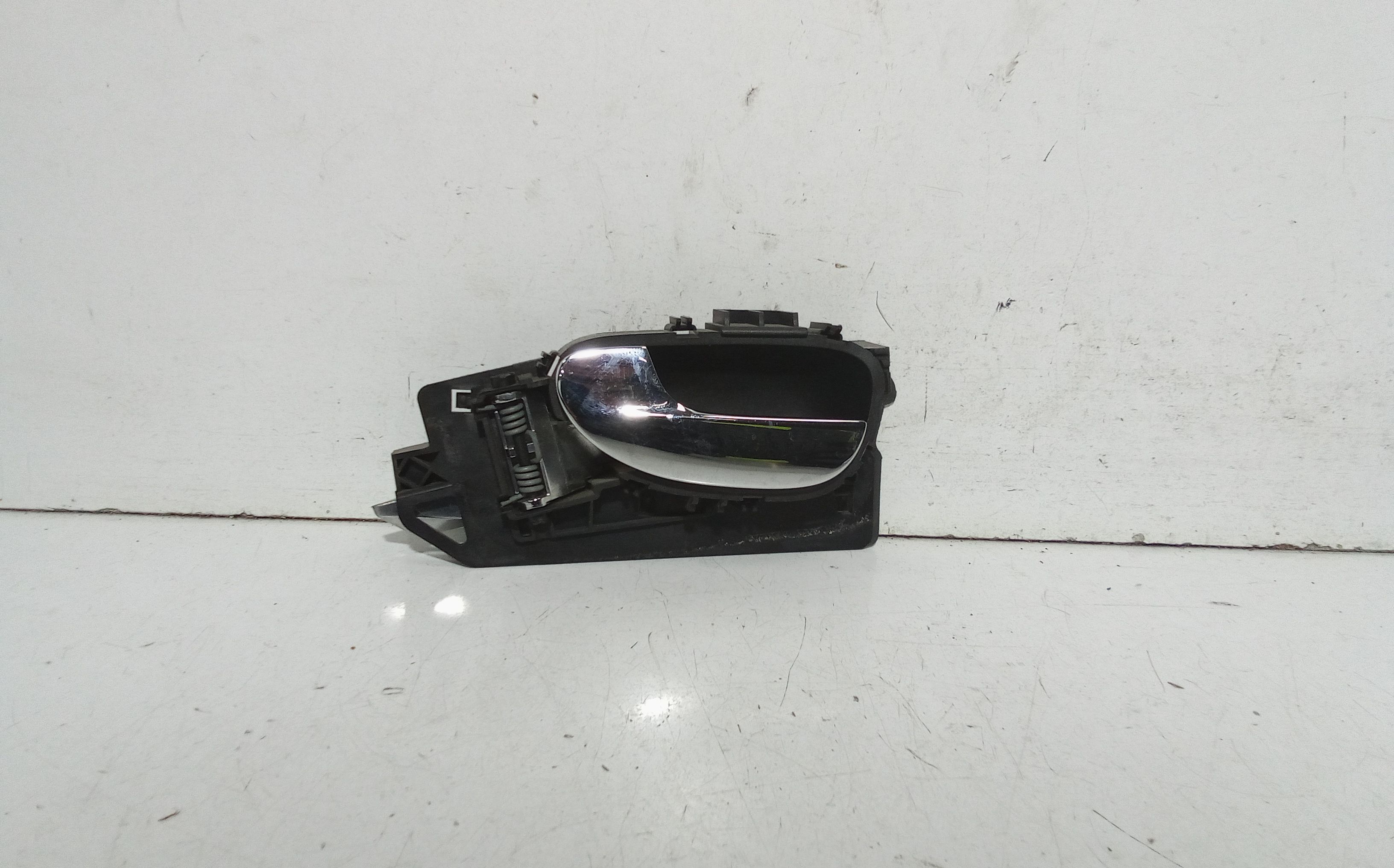 Maniglia Int. Apertura Porta Post. Sinistro 9143F4 Usato