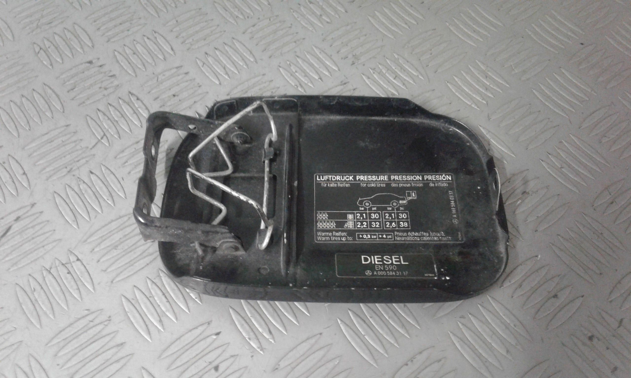 Sportello Carburante A1697500106 Usato