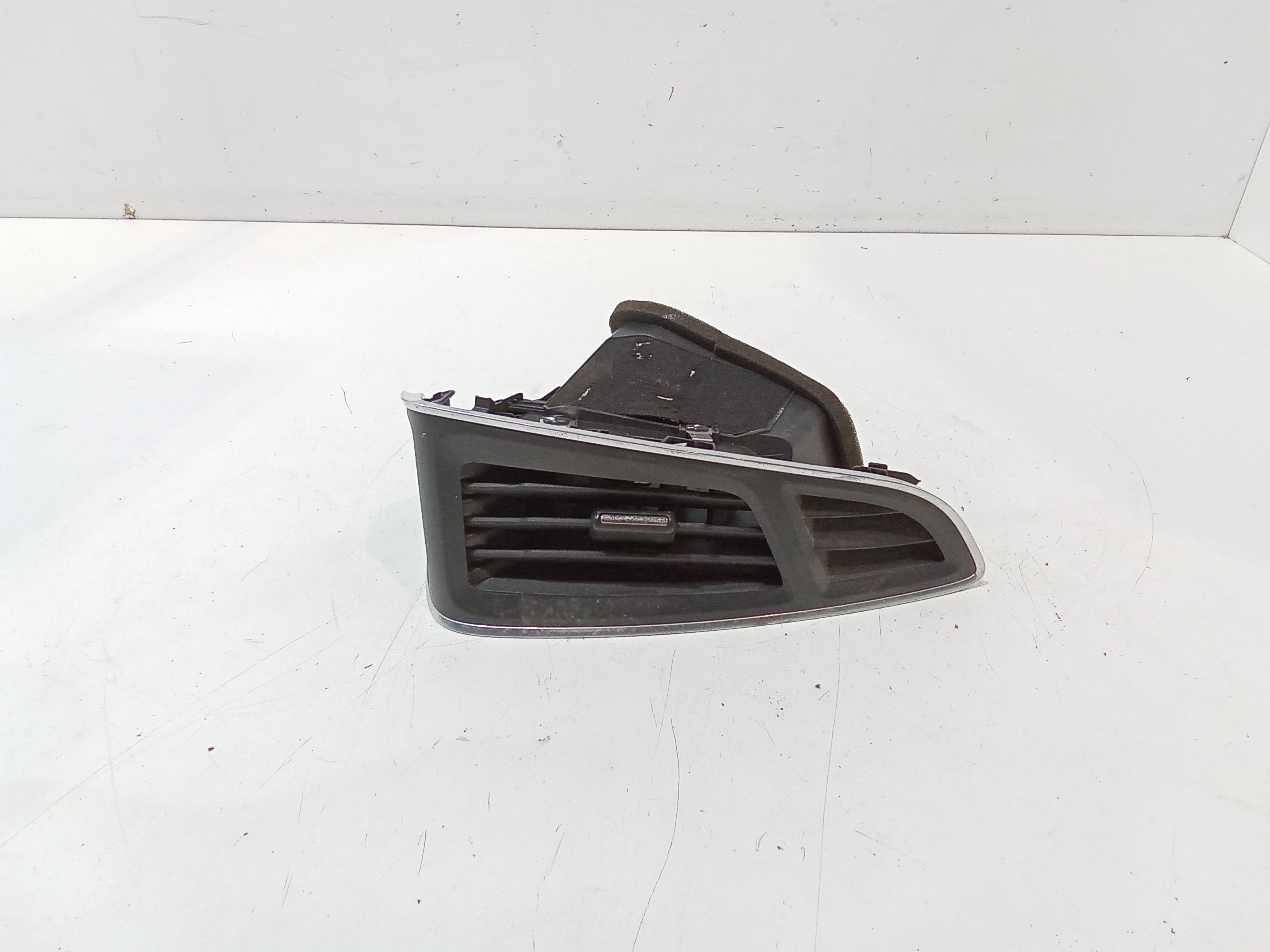 Condotto Aria Bocchette Lat. Cruscotto Destro 1753505 Usato