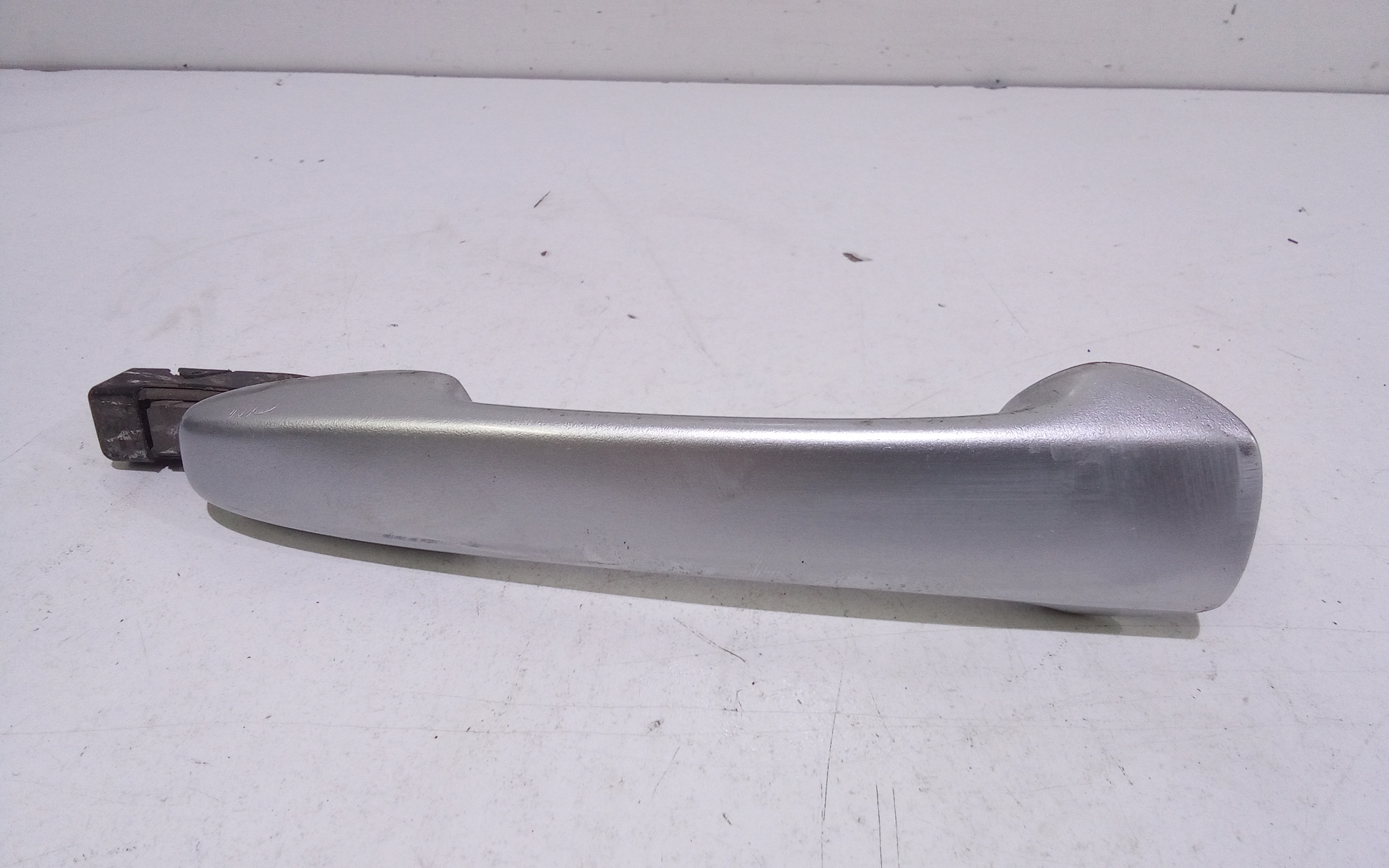 Maniglia Porta Ant. Destro GJ6A58410N50 Usato