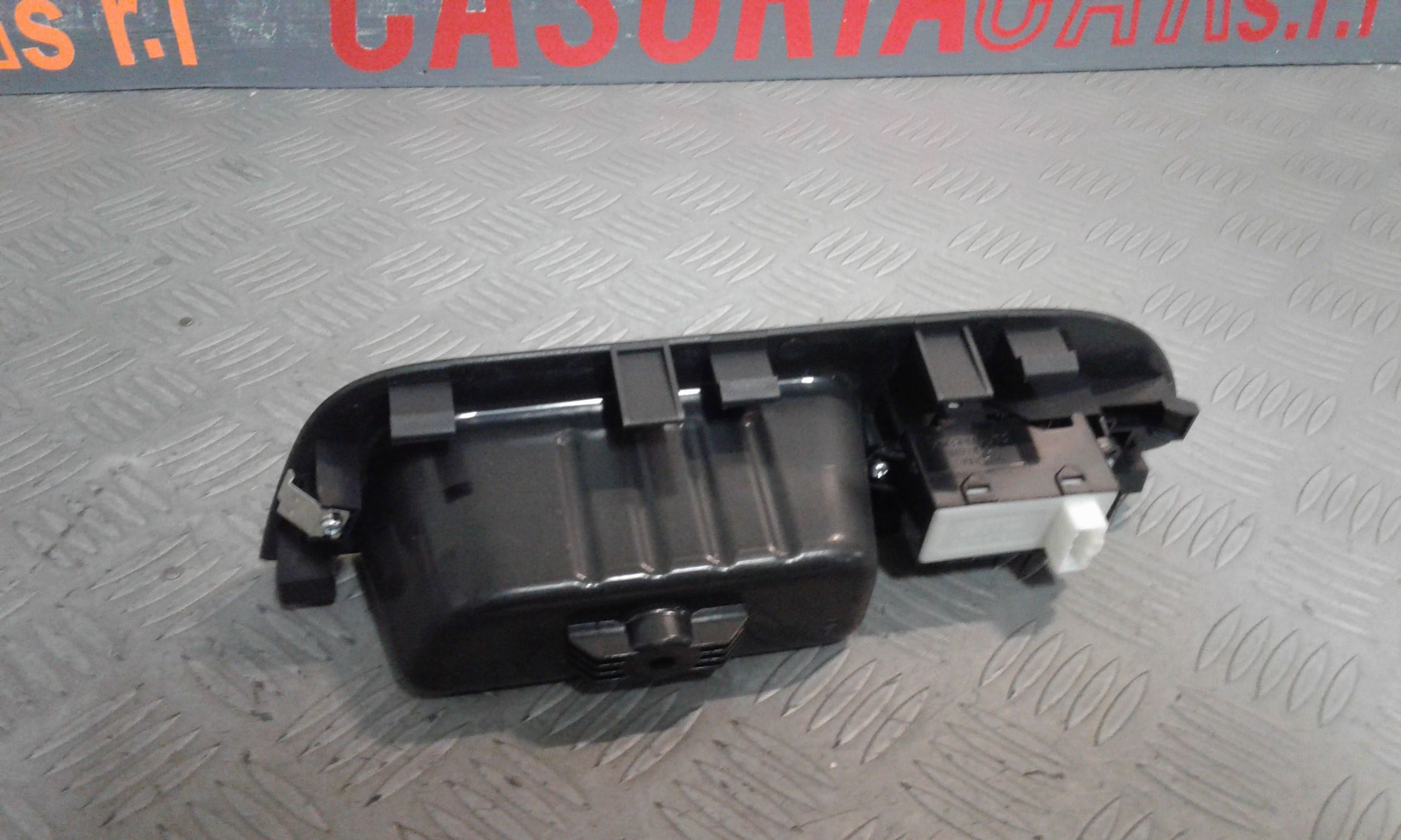 Interruttore Alzacristalli Porta Post. Sinistro 935802P000VA Usato