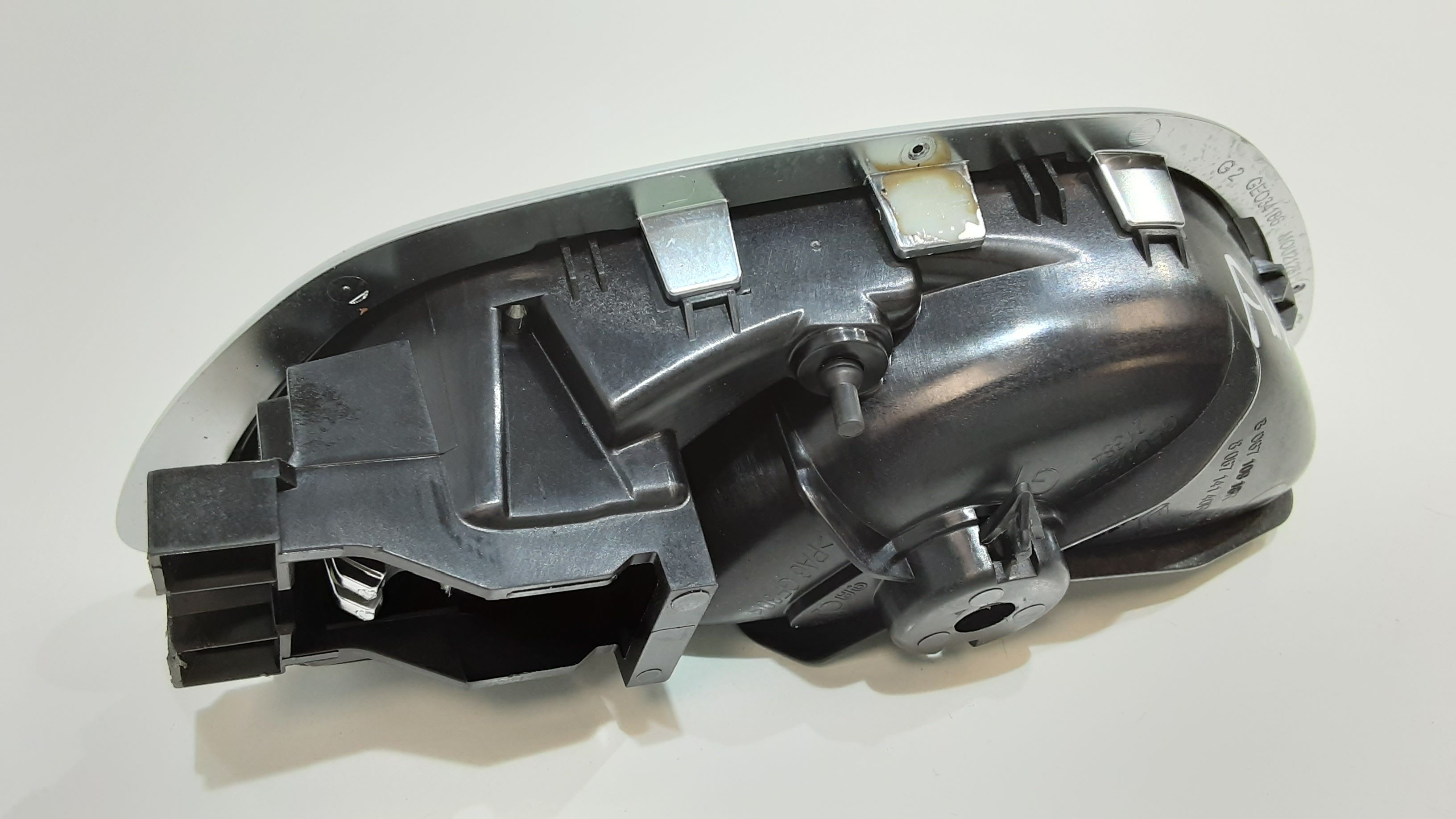 Maniglia Int. Apertura Porta Ant. Sinistro 806710918R Usato