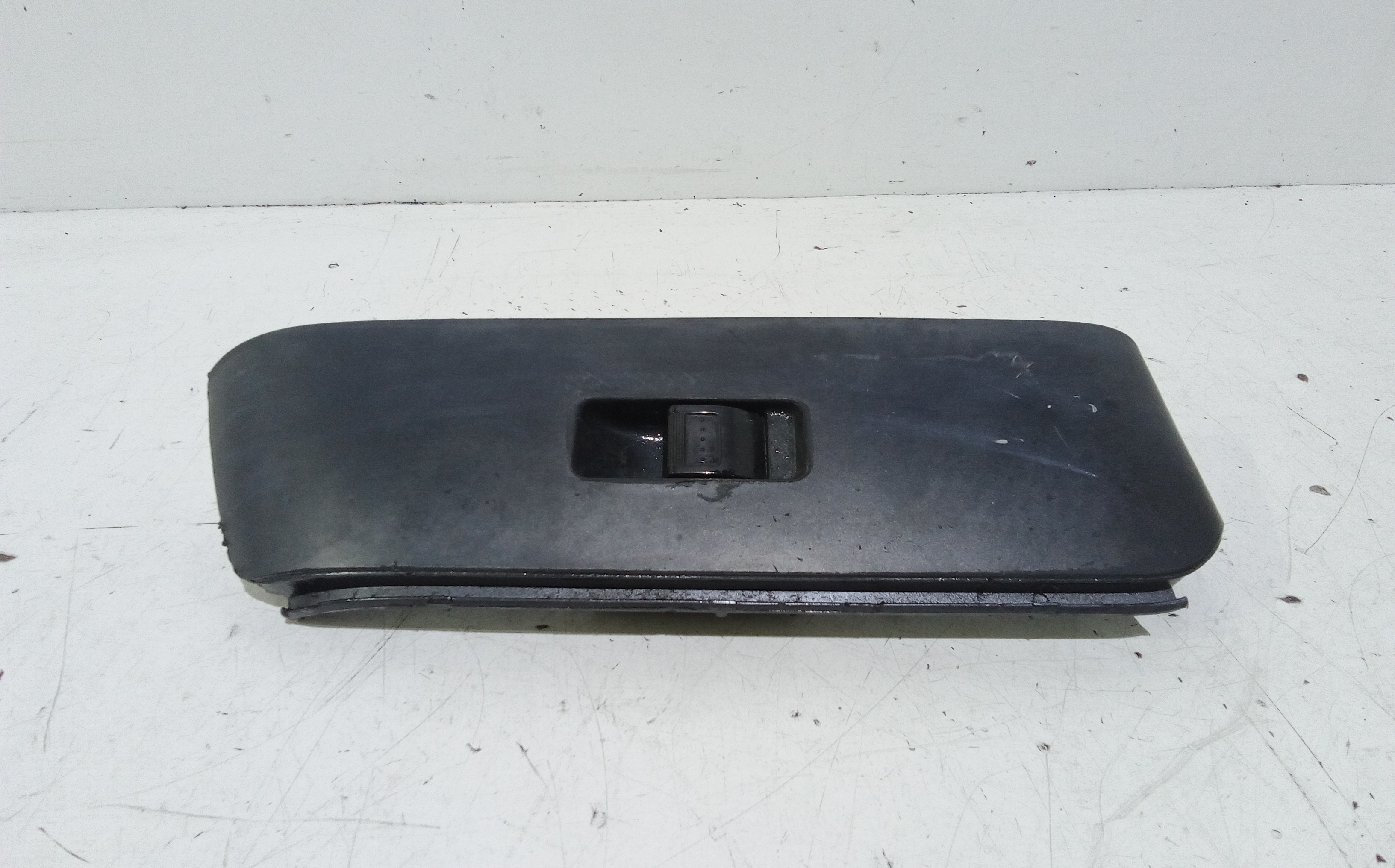 Interruttore Alzacristalli Porta Ant. Destro Usato