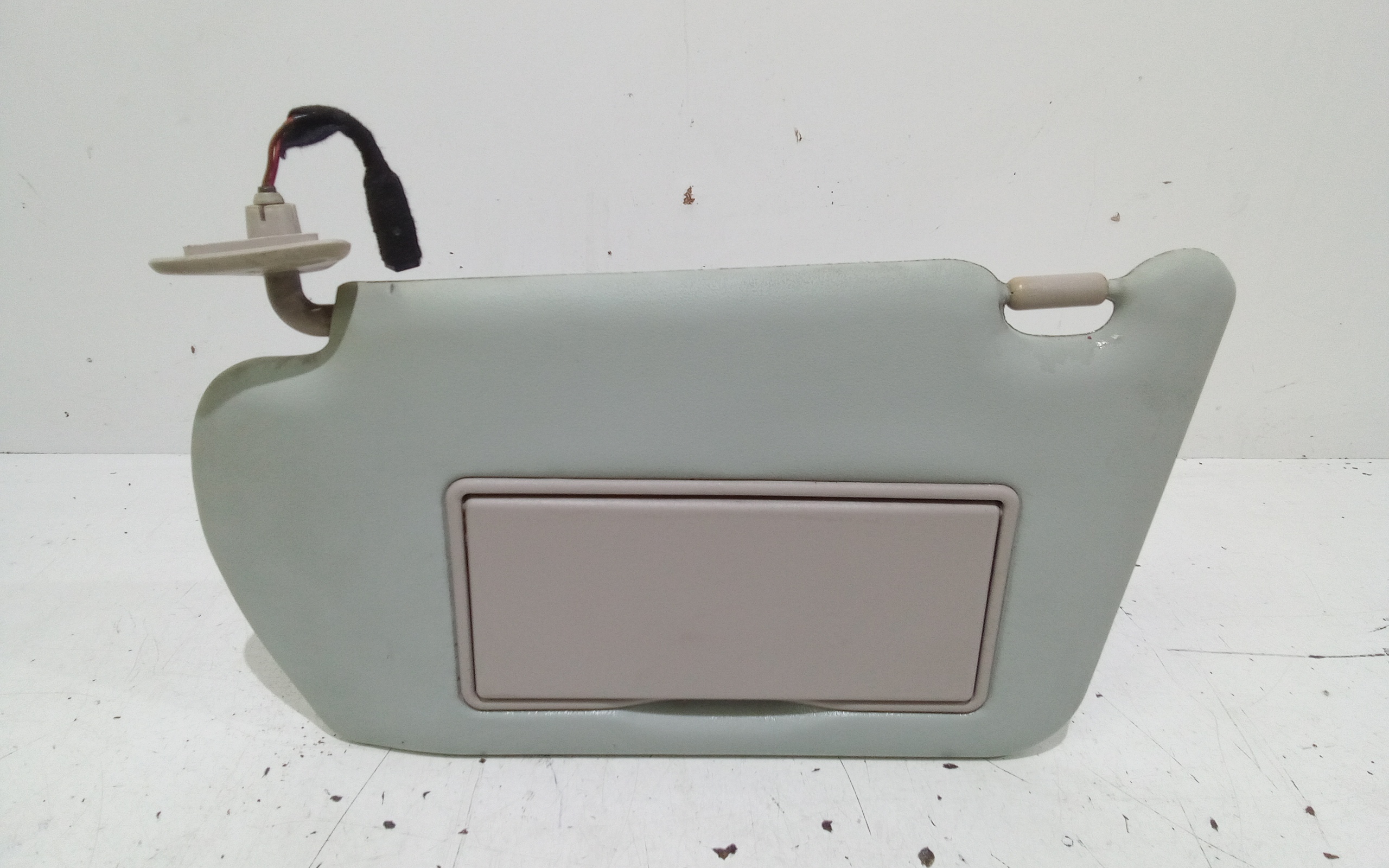 Aletta Parasole Parabrezza Sinistro 96401BM470 Usato